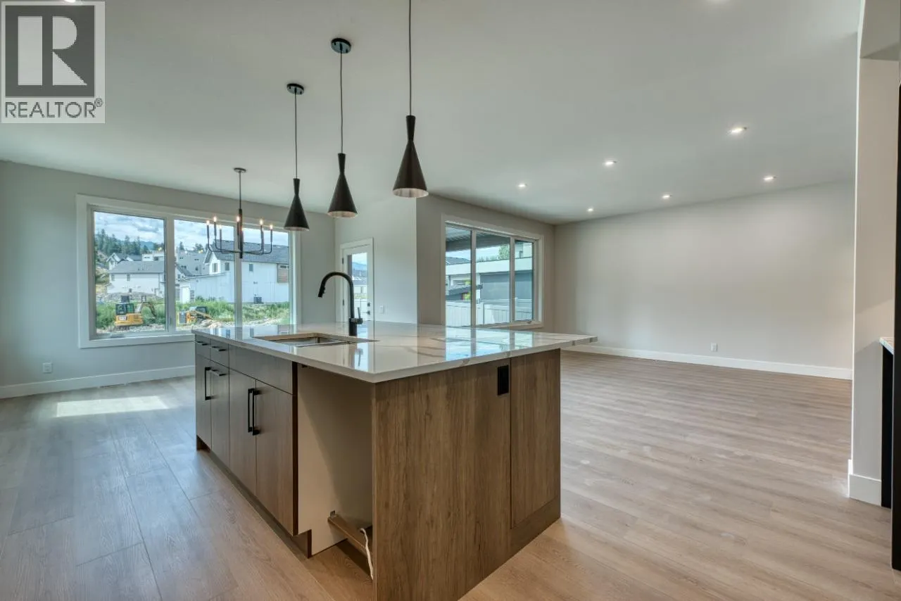 925 Bull Crescent