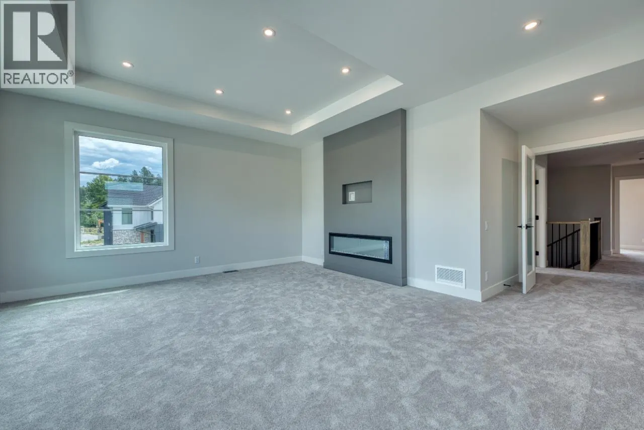 925 Bull Crescent