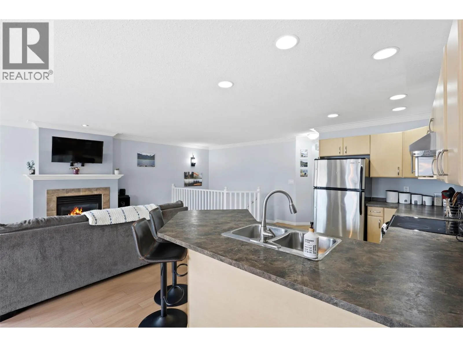 1945 GRASSLANDS Boulevard Unit# 25