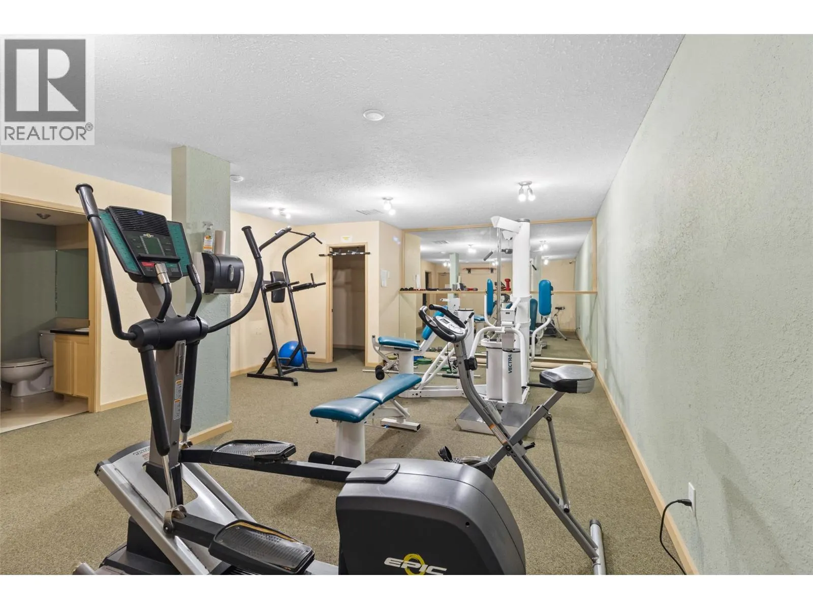 555 DALGLEISH Drive Unit# 202