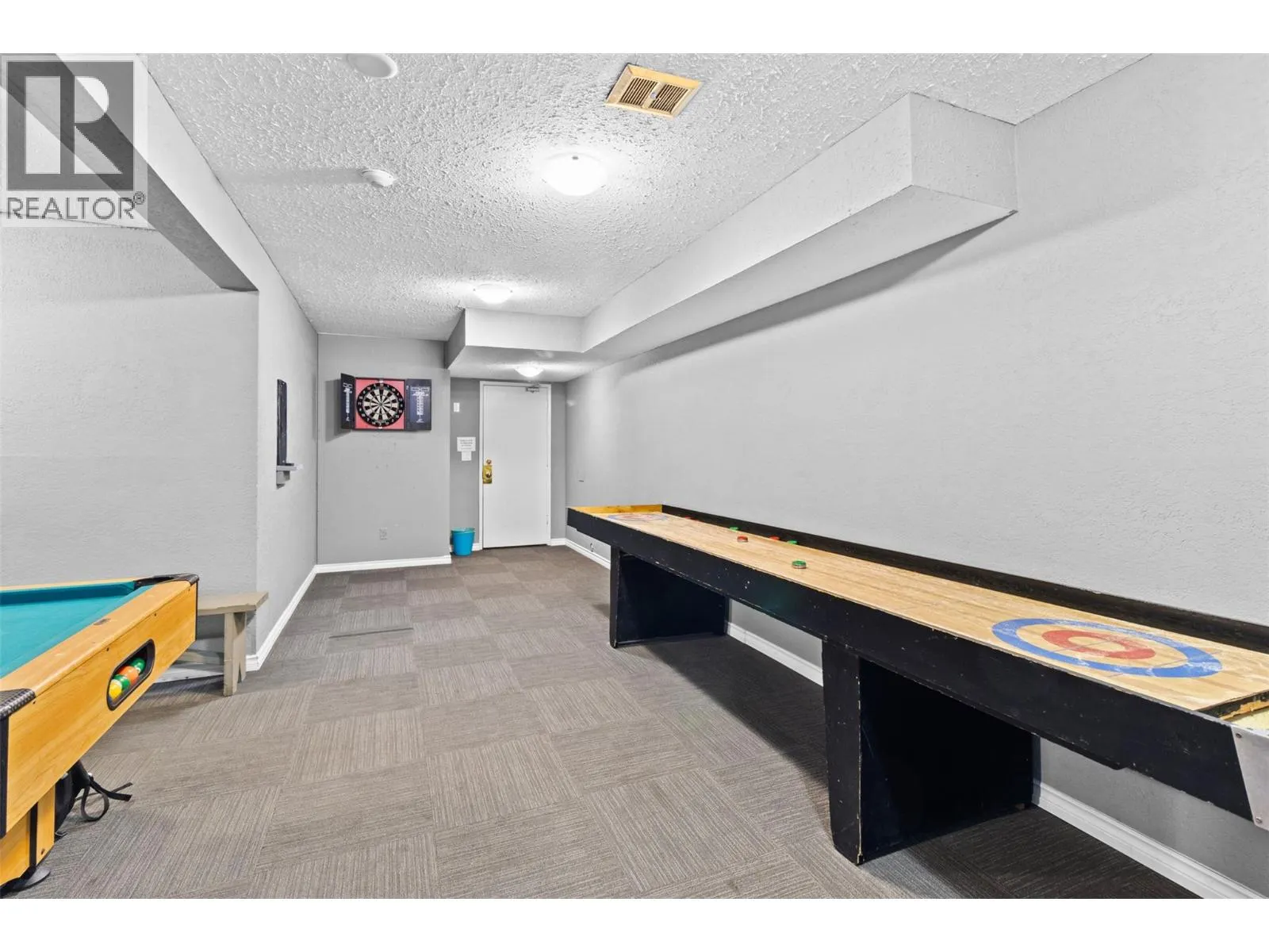 555 DALGLEISH Drive Unit# 202