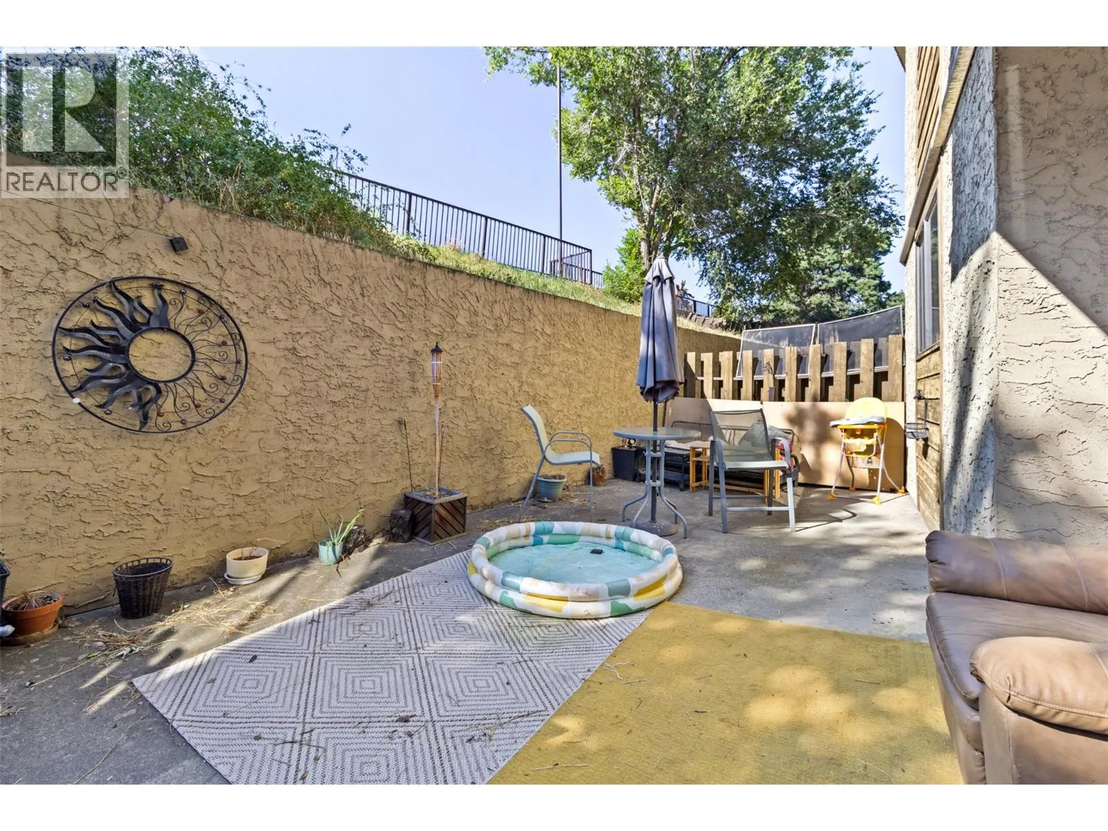 555 DALGLEISH Drive Unit# 202