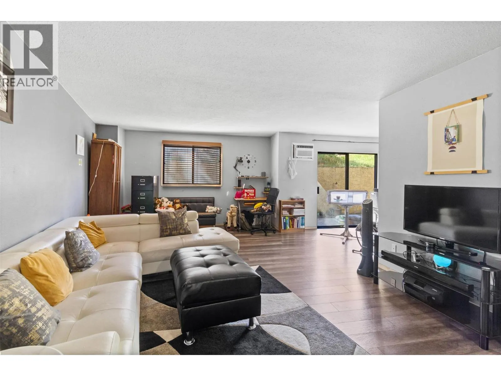 555 DALGLEISH Drive Unit# 202