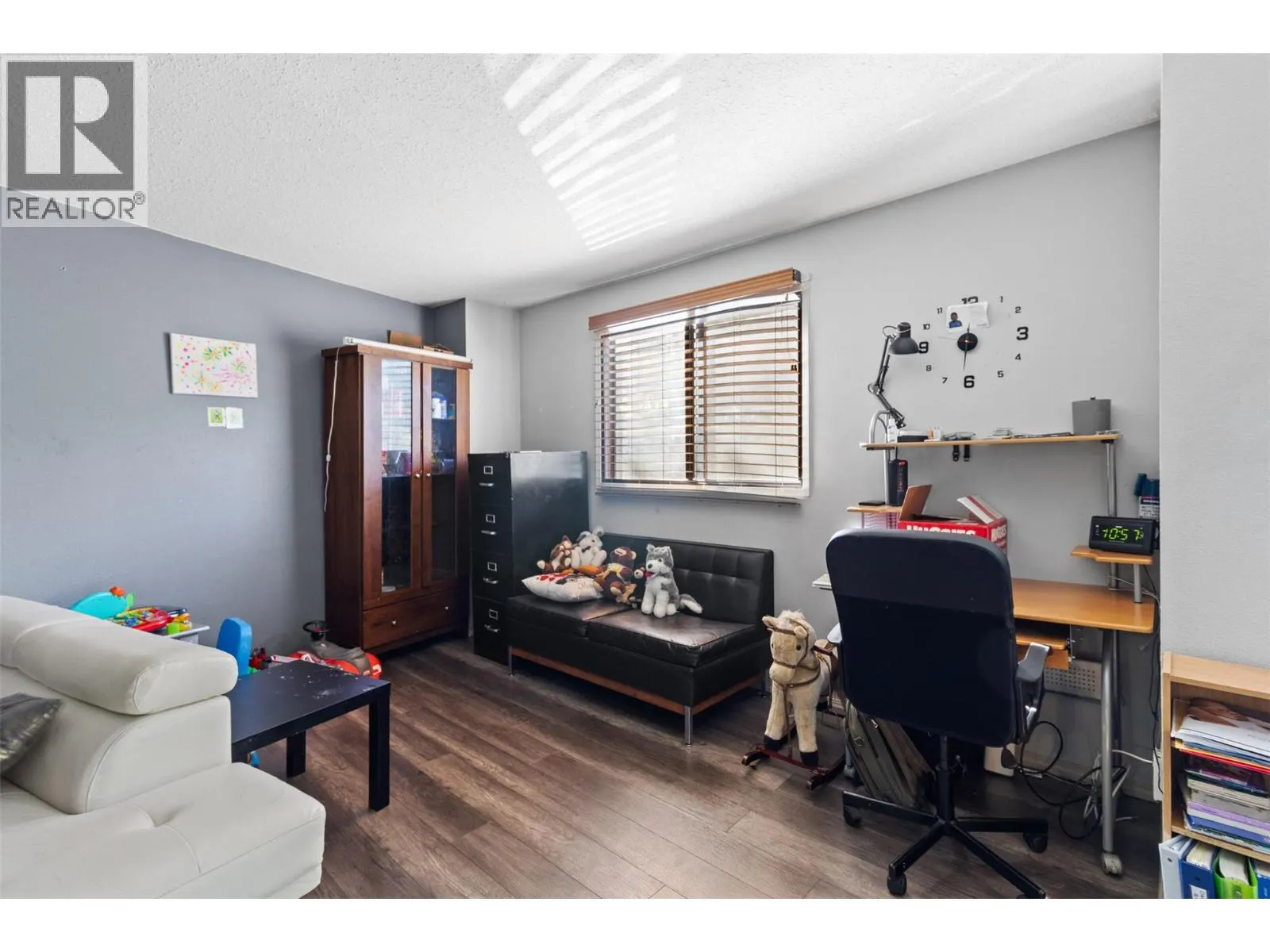 555 DALGLEISH Drive Unit# 202