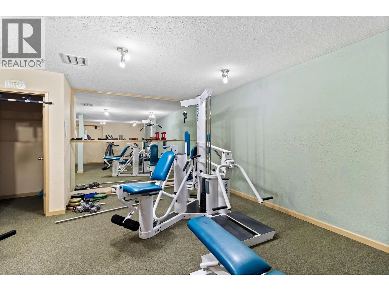 555 DALGLEISH Drive Unit# 202