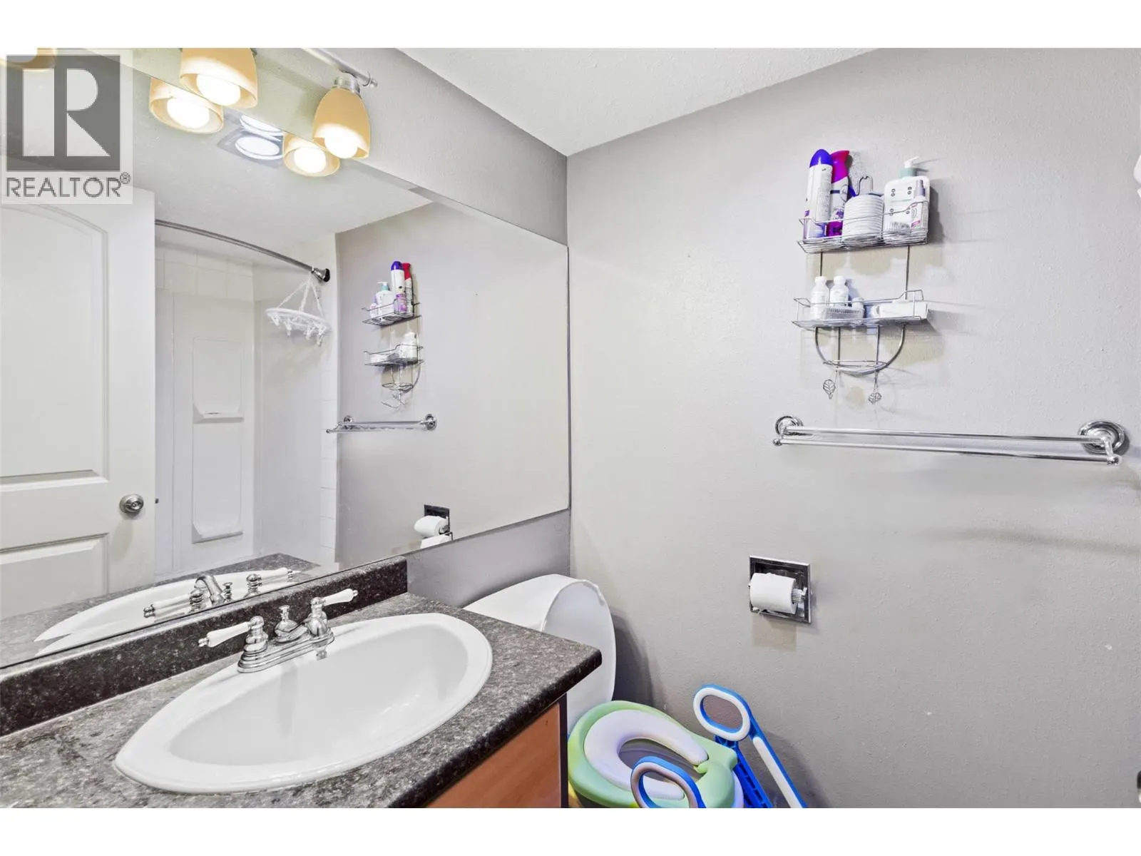 555 DALGLEISH Drive Unit# 202