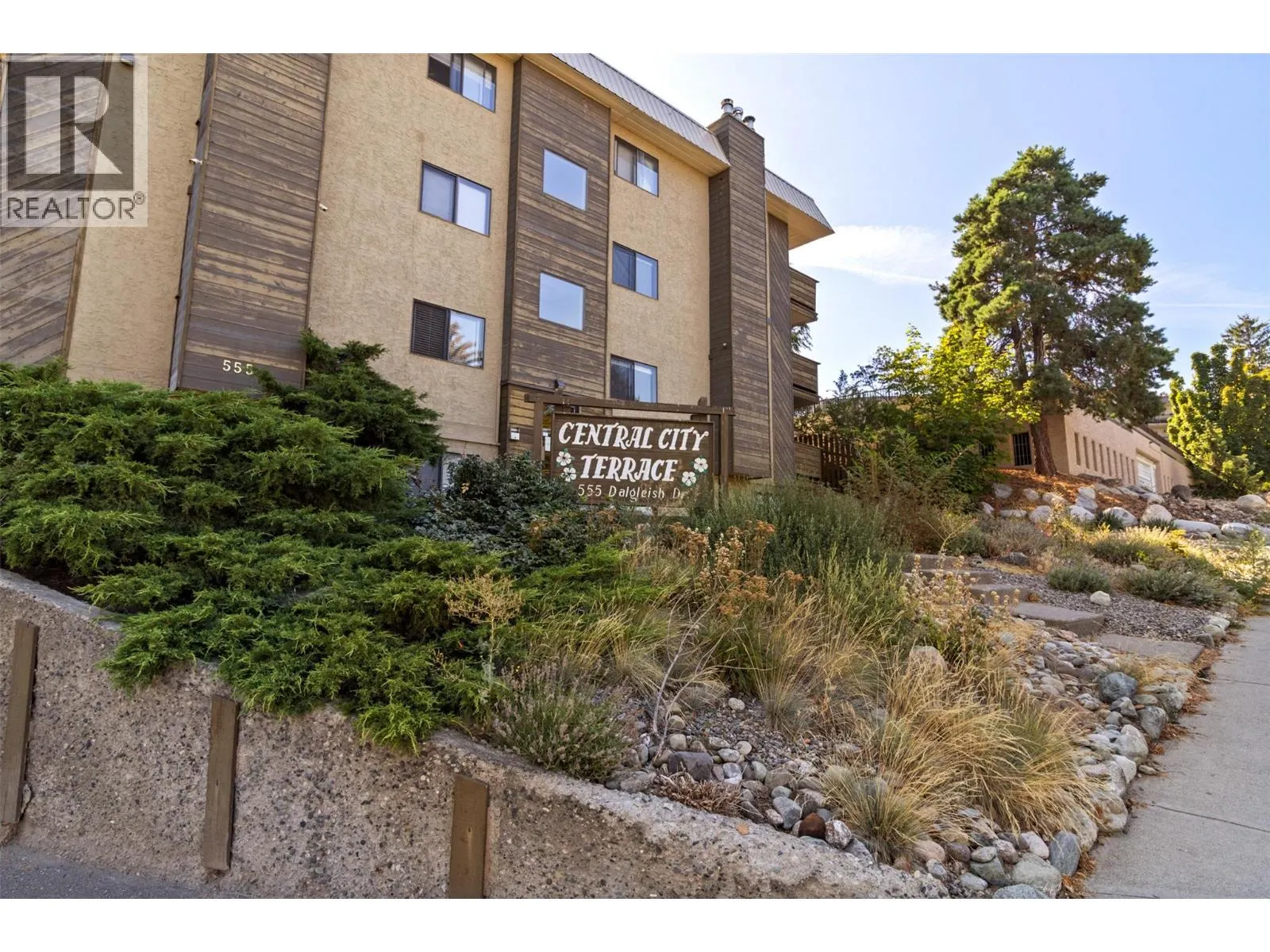 555 DALGLEISH Drive Unit# 202