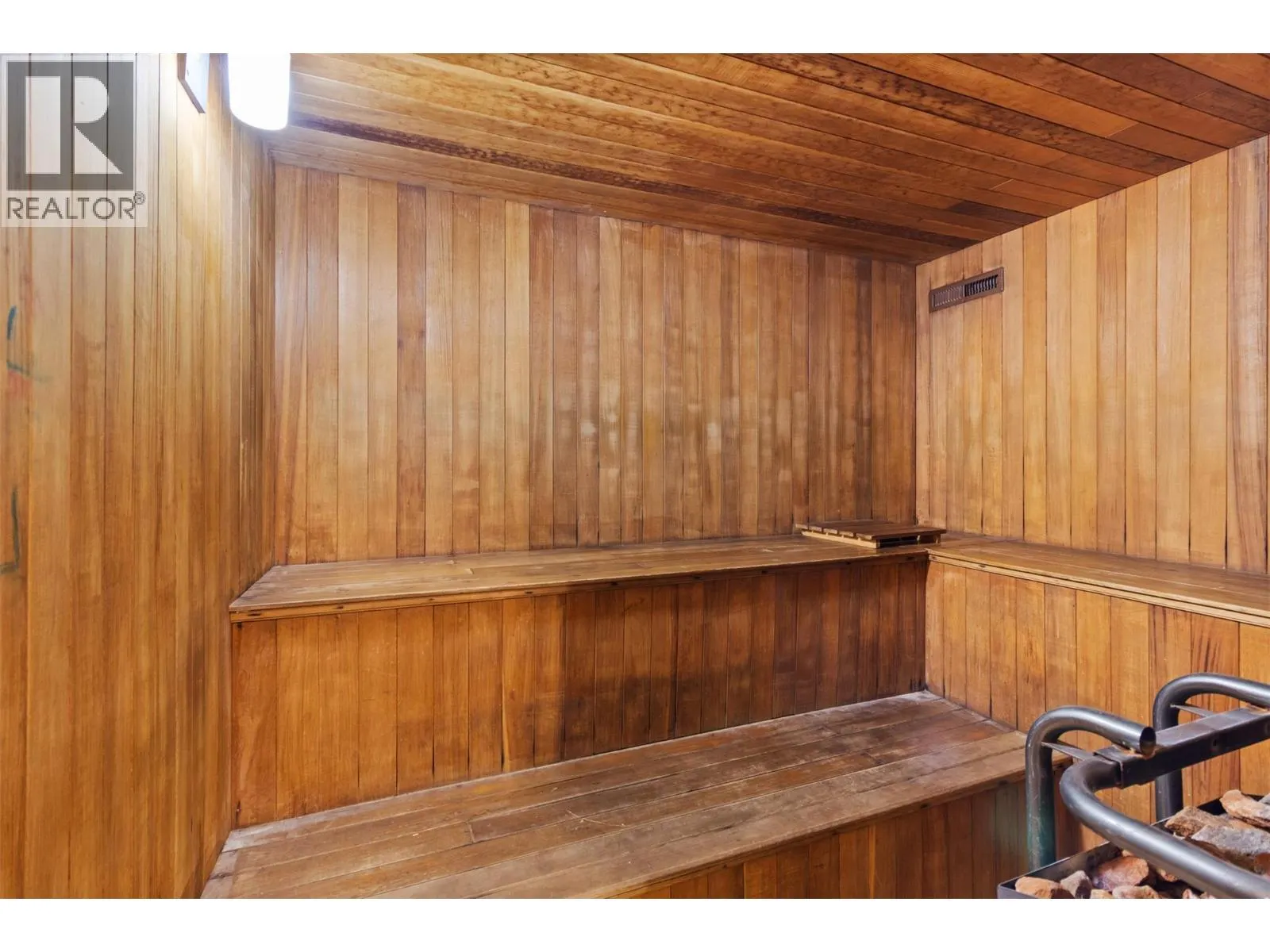 555 DALGLEISH Drive Unit# 202