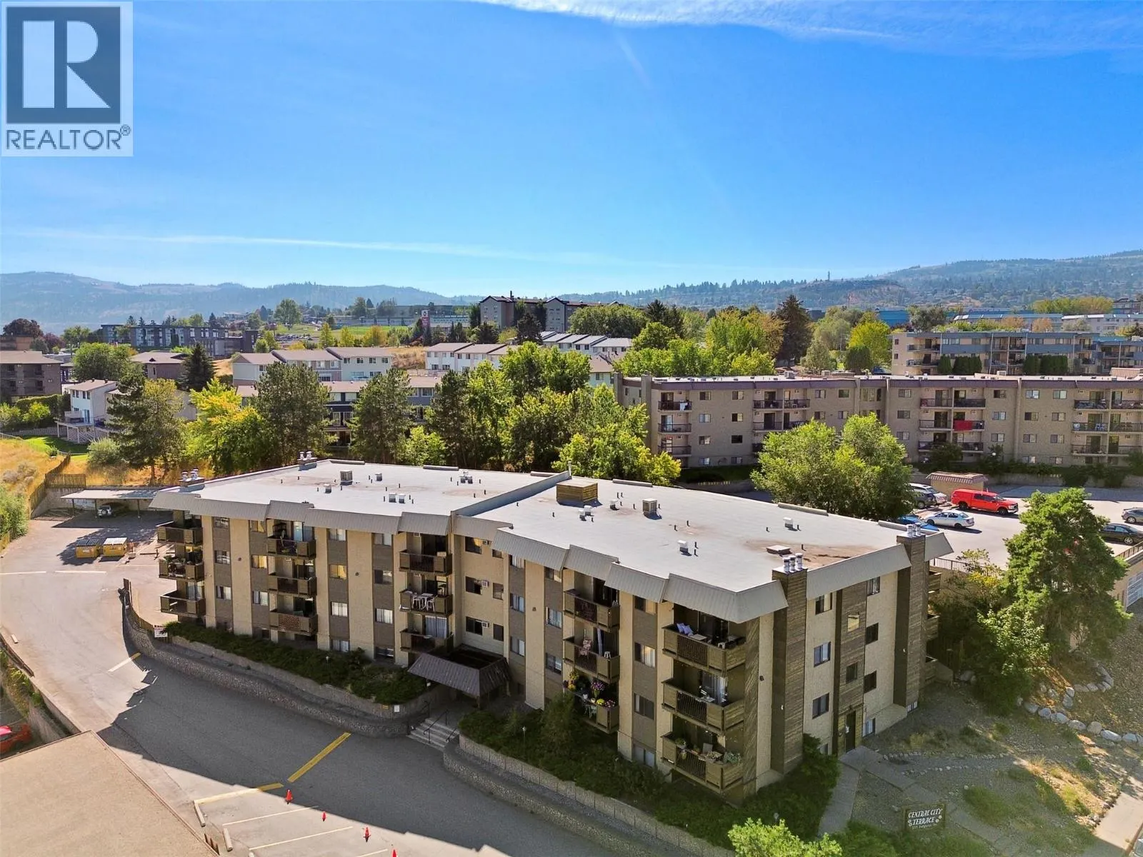 555 DALGLEISH Drive Unit# 202