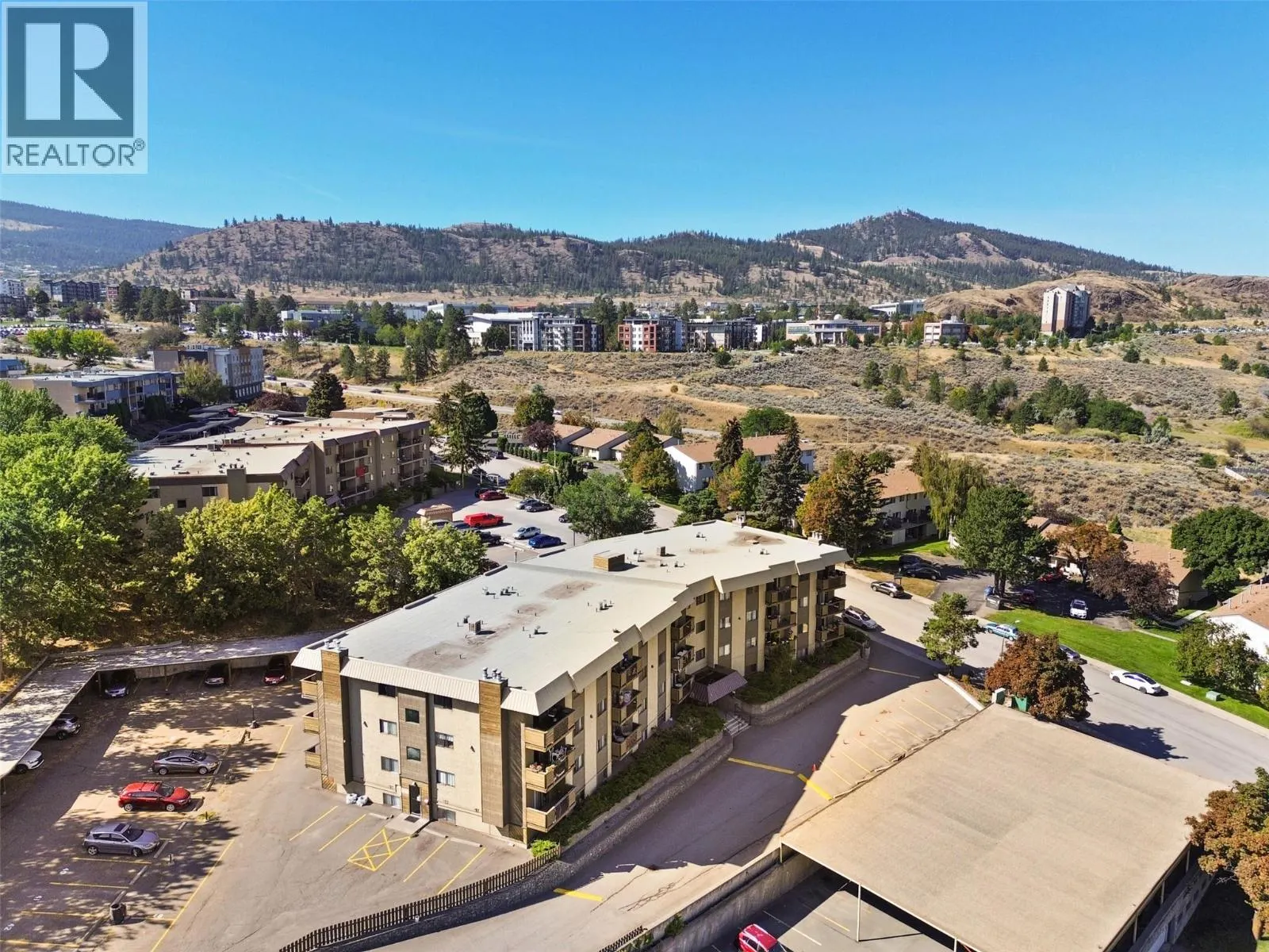 555 DALGLEISH Drive Unit# 202
