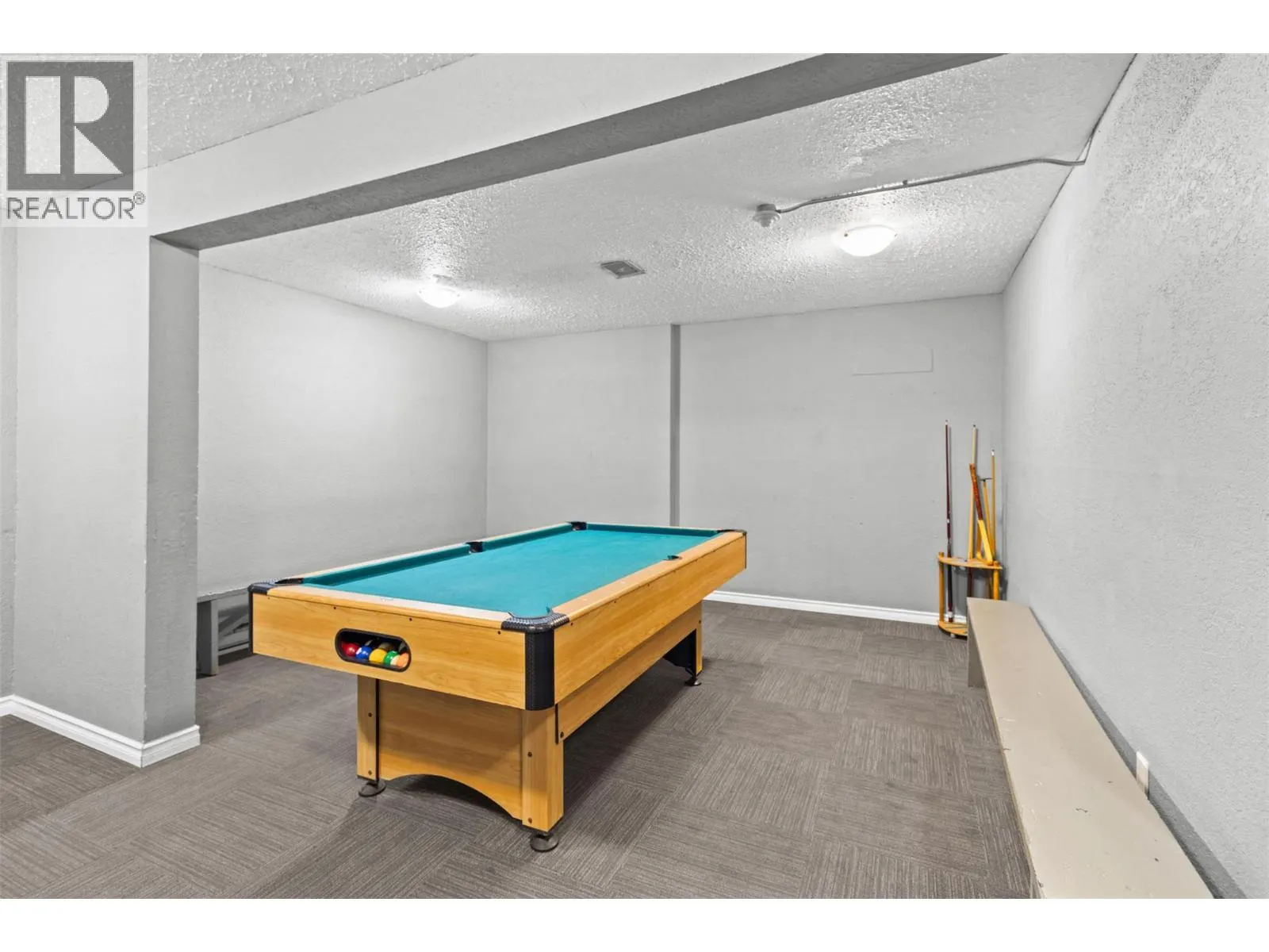 555 DALGLEISH Drive Unit# 202