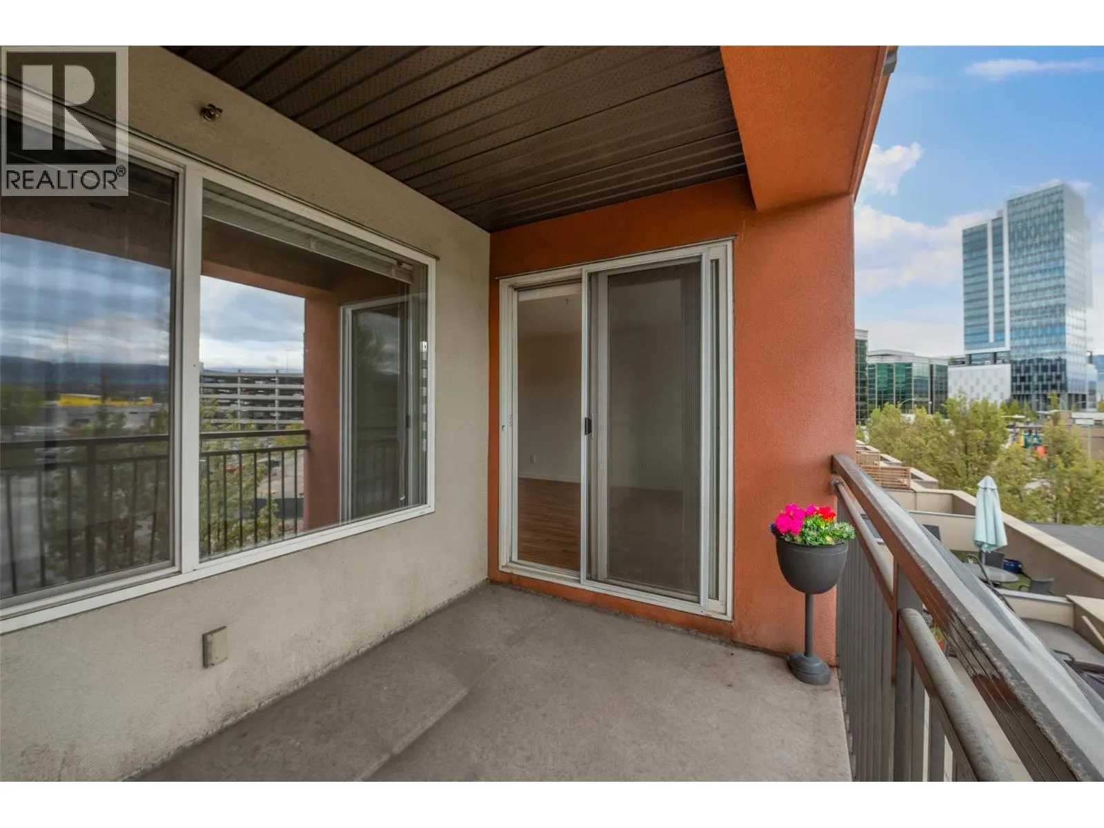 1550 Dickson Avenue Unit# 303