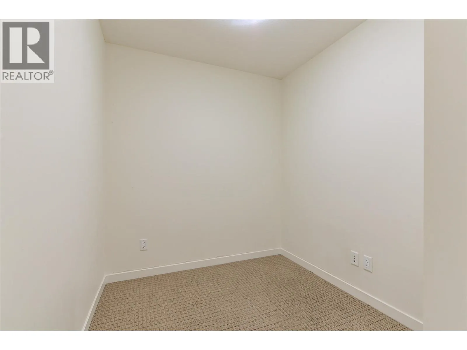 1550 Dickson Avenue Unit# 303