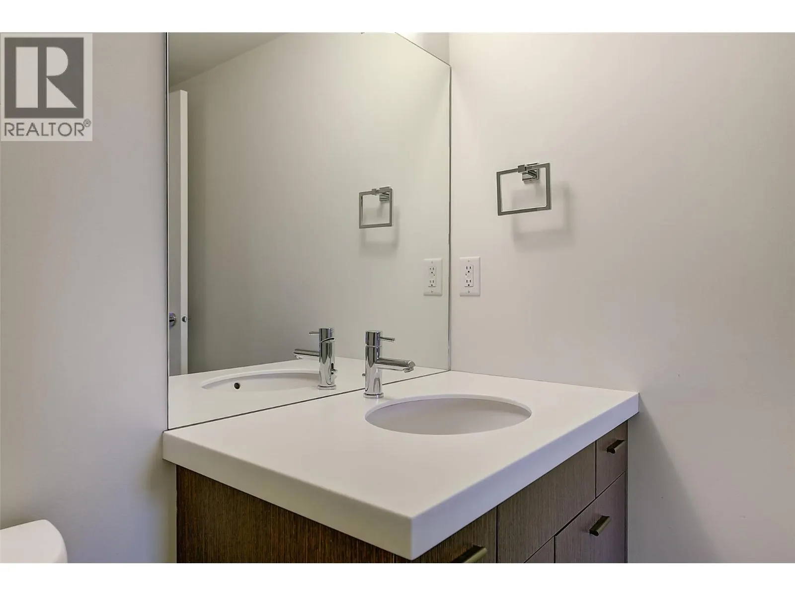1550 Dickson Avenue Unit# 303
