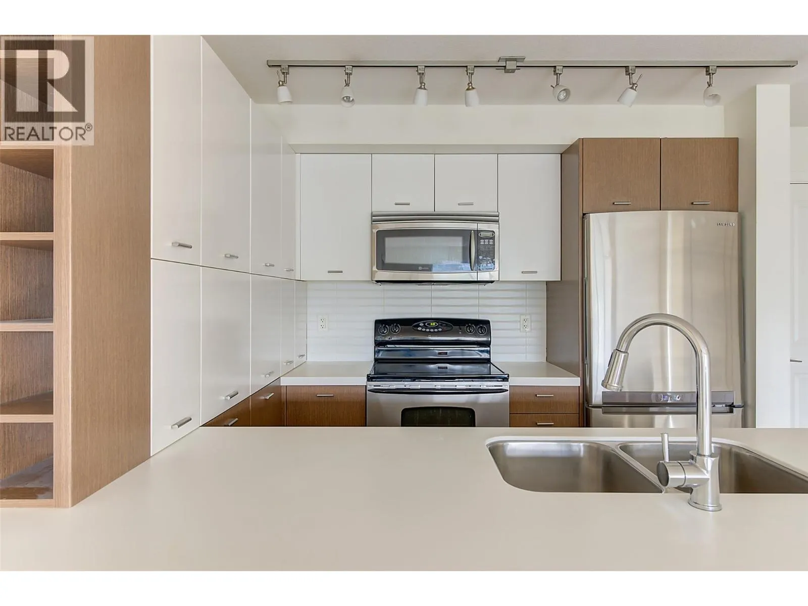 1550 Dickson Avenue Unit# 303