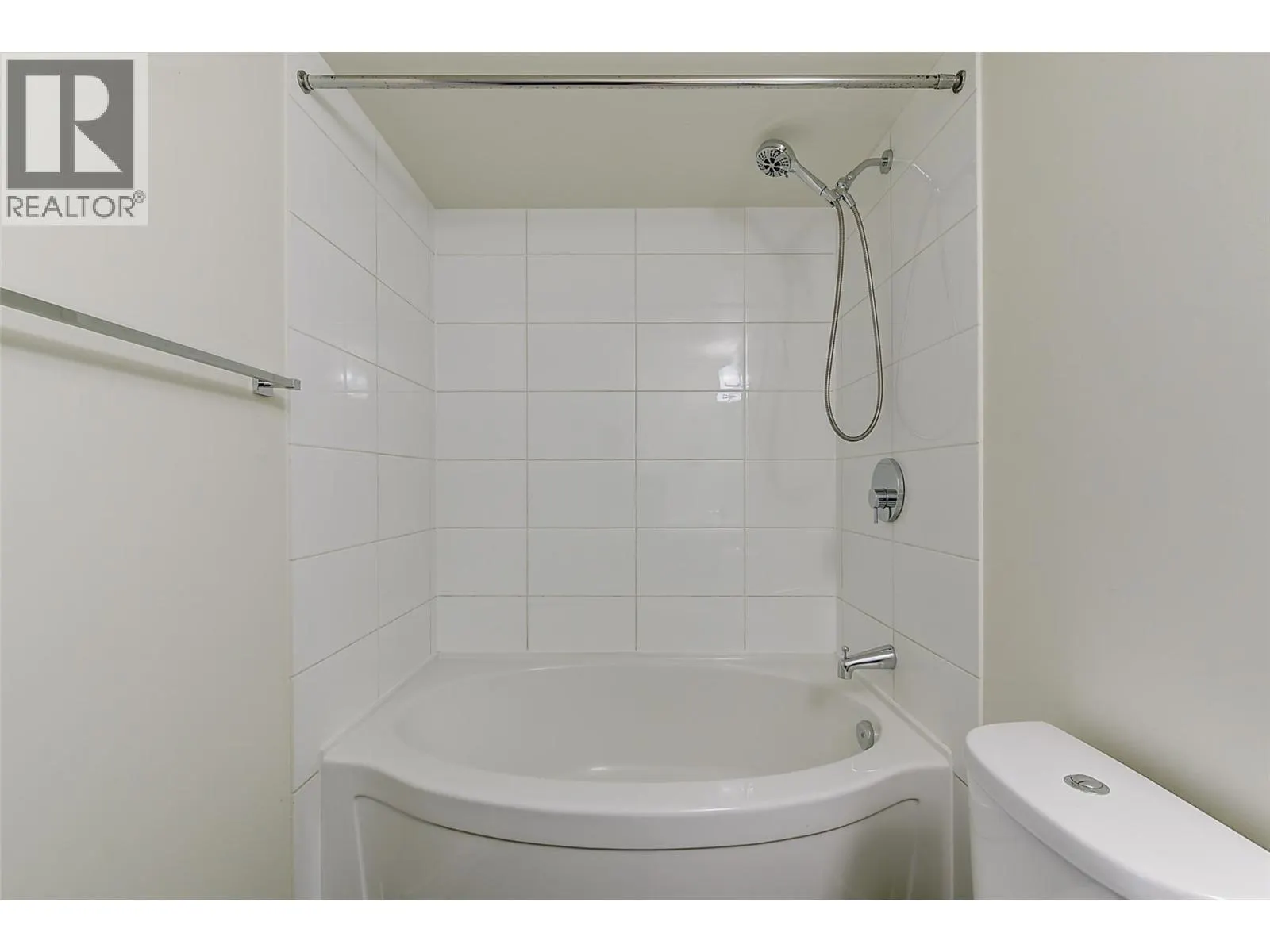 1550 Dickson Avenue Unit# 303