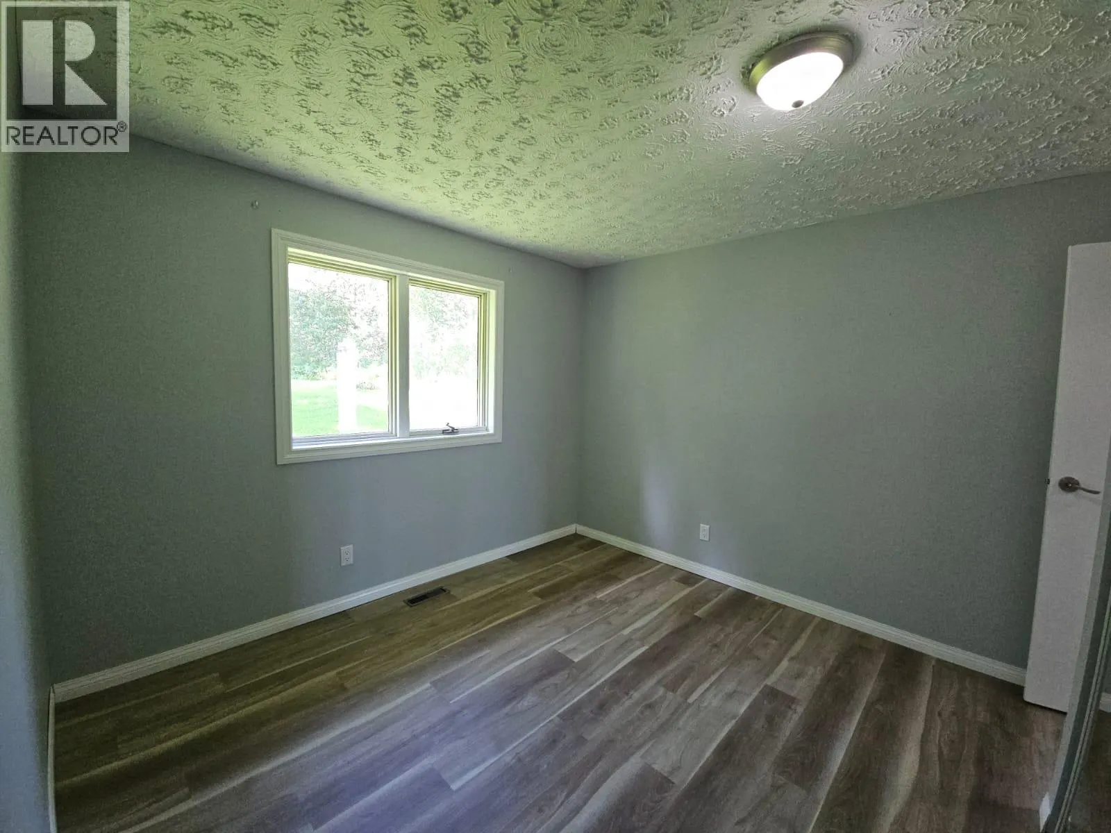 3511 Spruce Road