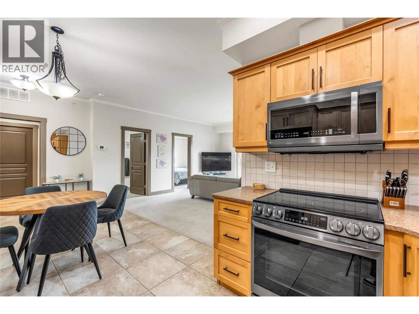 873 FORESTBROOK Drive Unit# 402