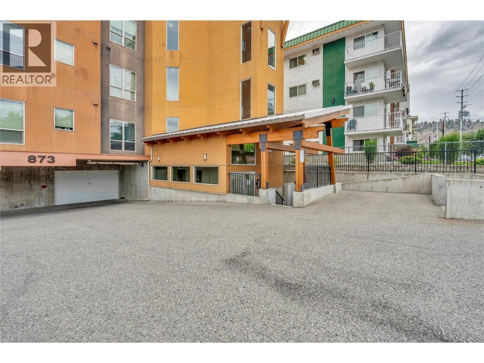 873 FORESTBROOK Drive Unit# 402