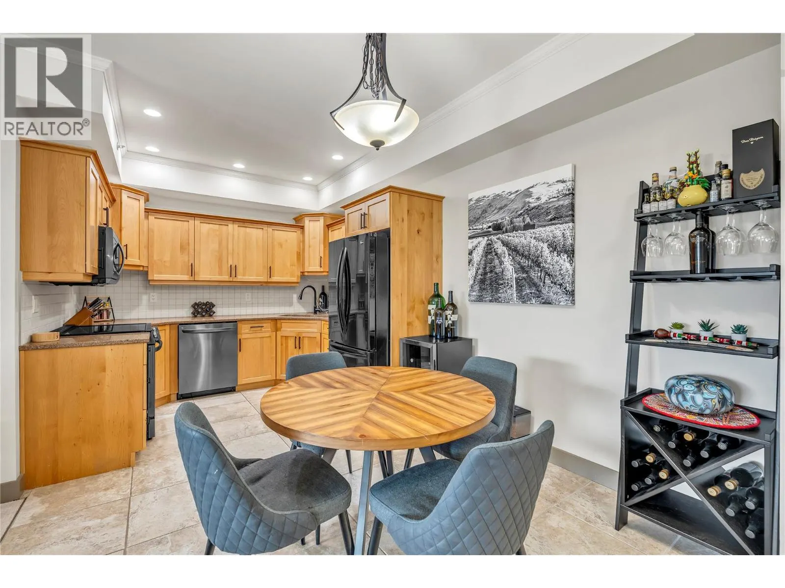 873 FORESTBROOK Drive Unit# 402