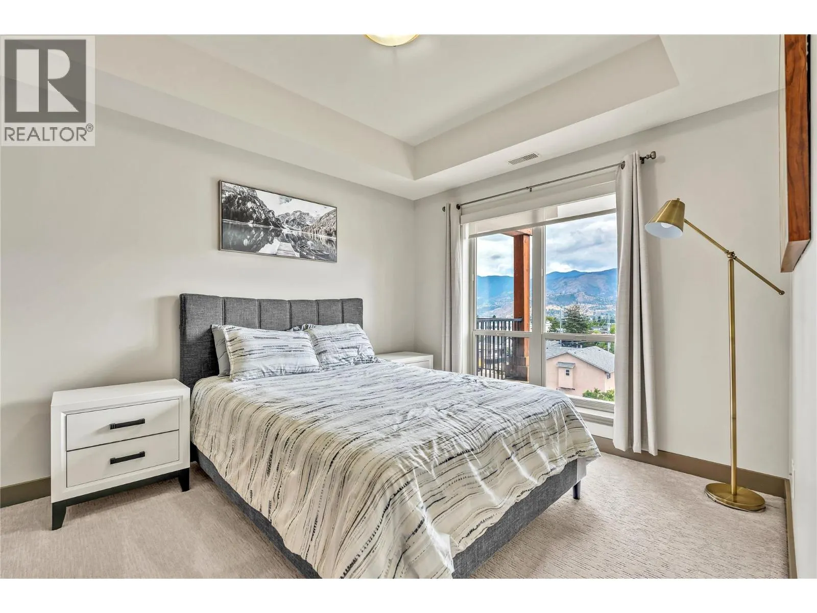 873 FORESTBROOK Drive Unit# 402