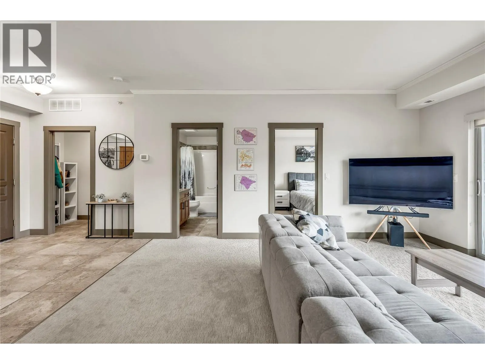 873 FORESTBROOK Drive Unit# 402