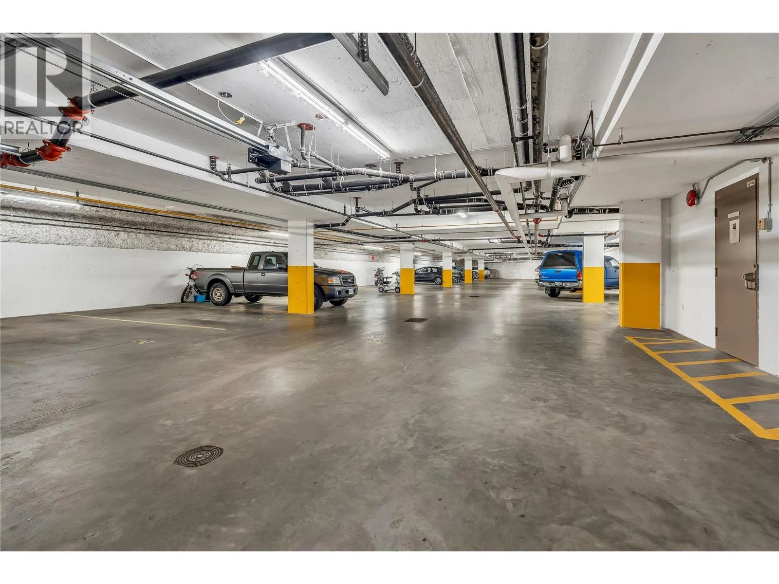 873 FORESTBROOK Drive Unit# 402