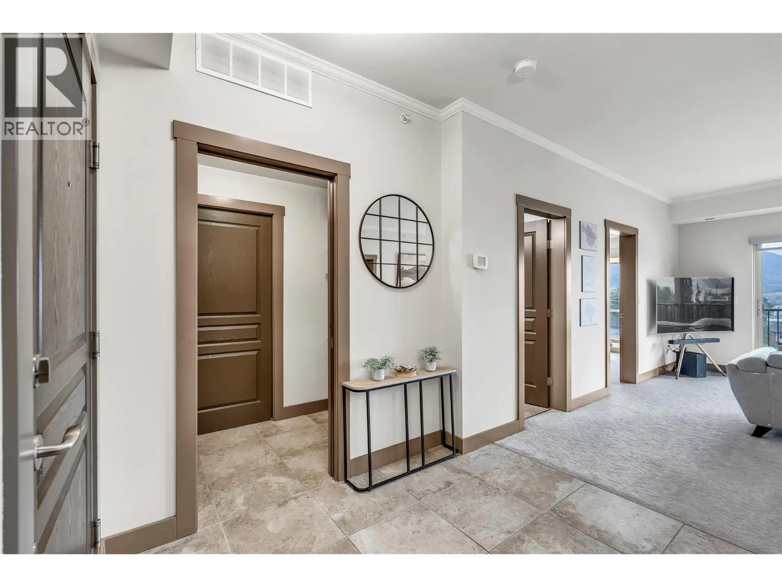 873 FORESTBROOK Drive Unit# 402