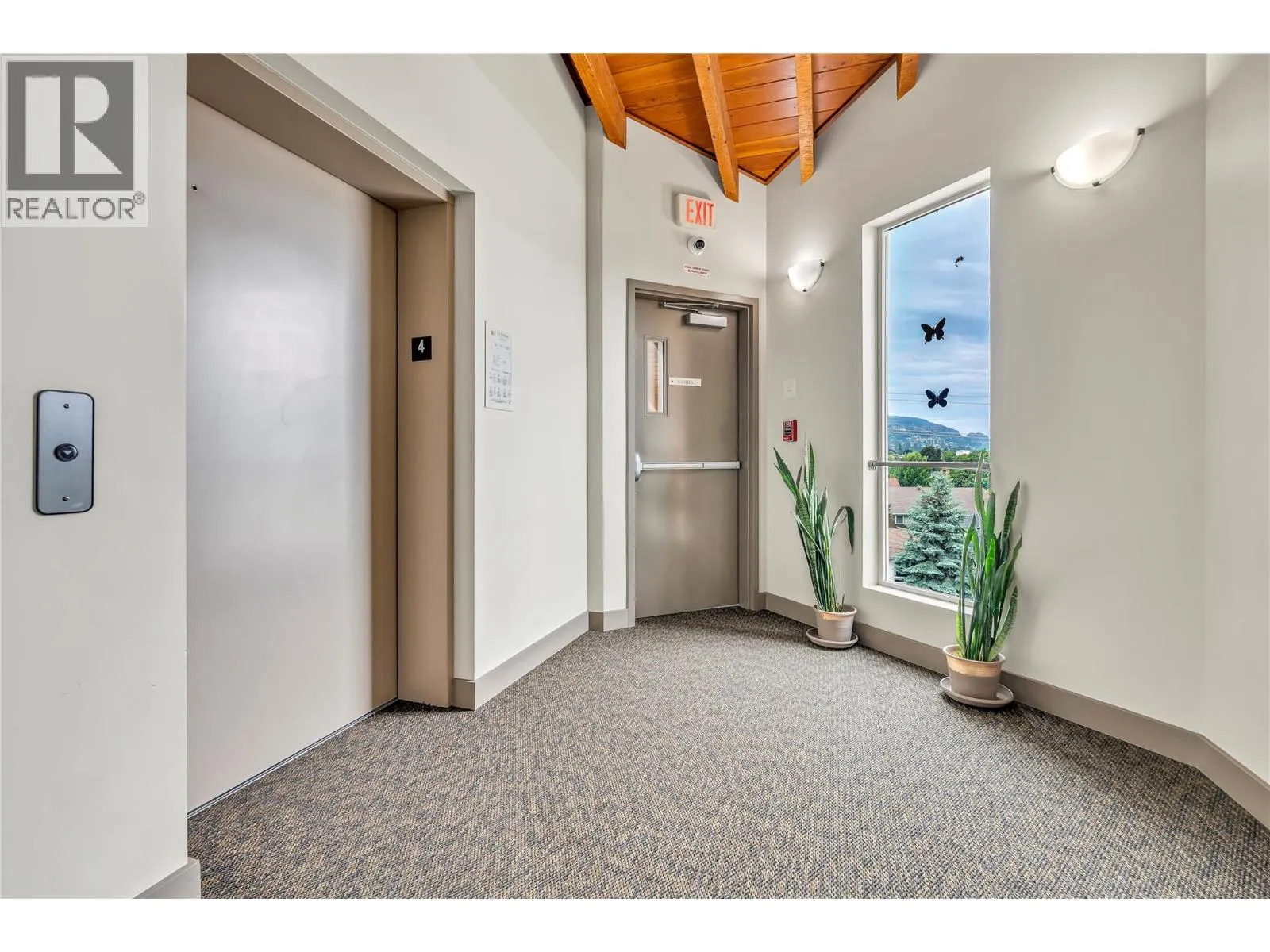 873 FORESTBROOK Drive Unit# 402