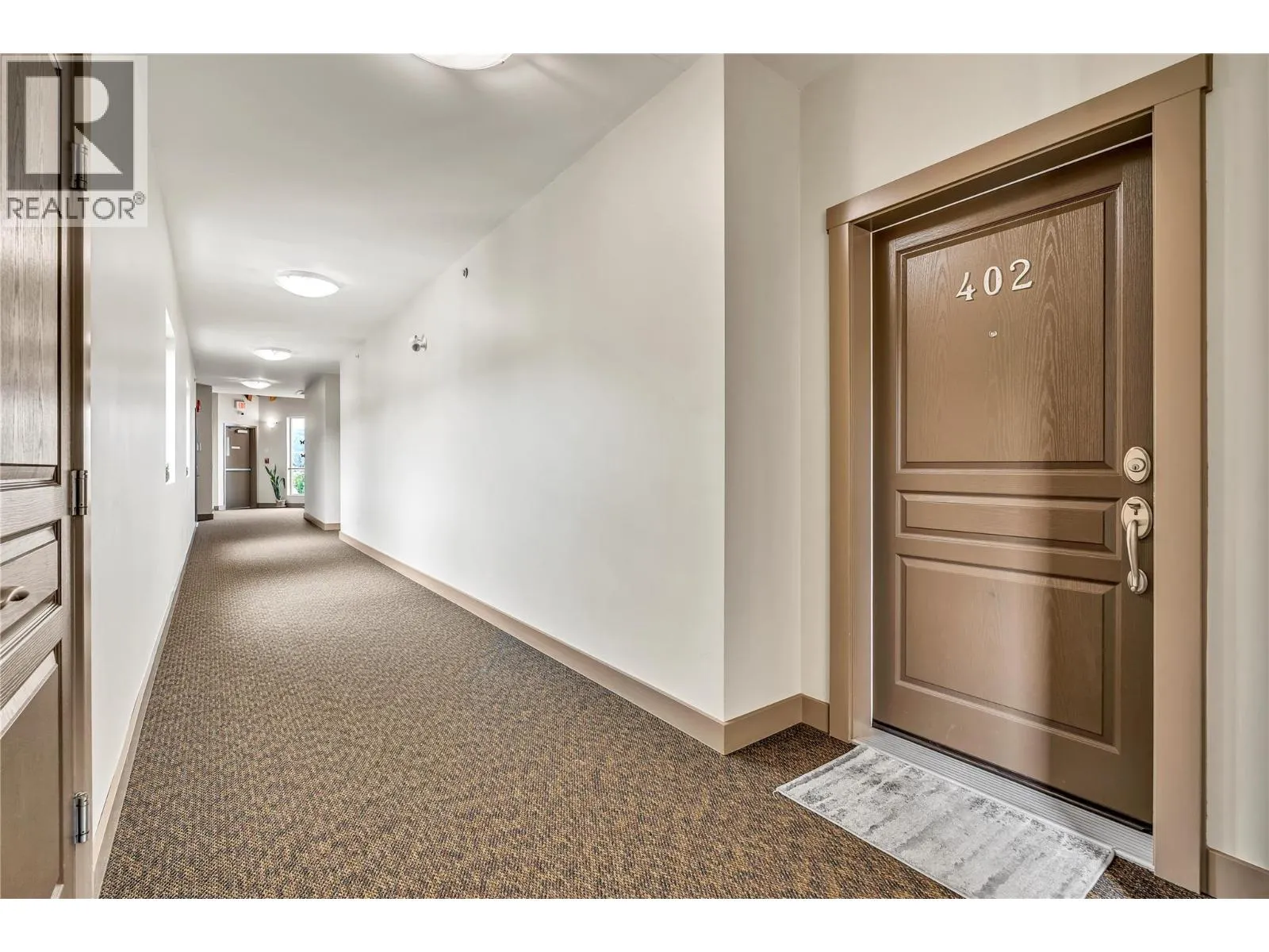 873 FORESTBROOK Drive Unit# 402