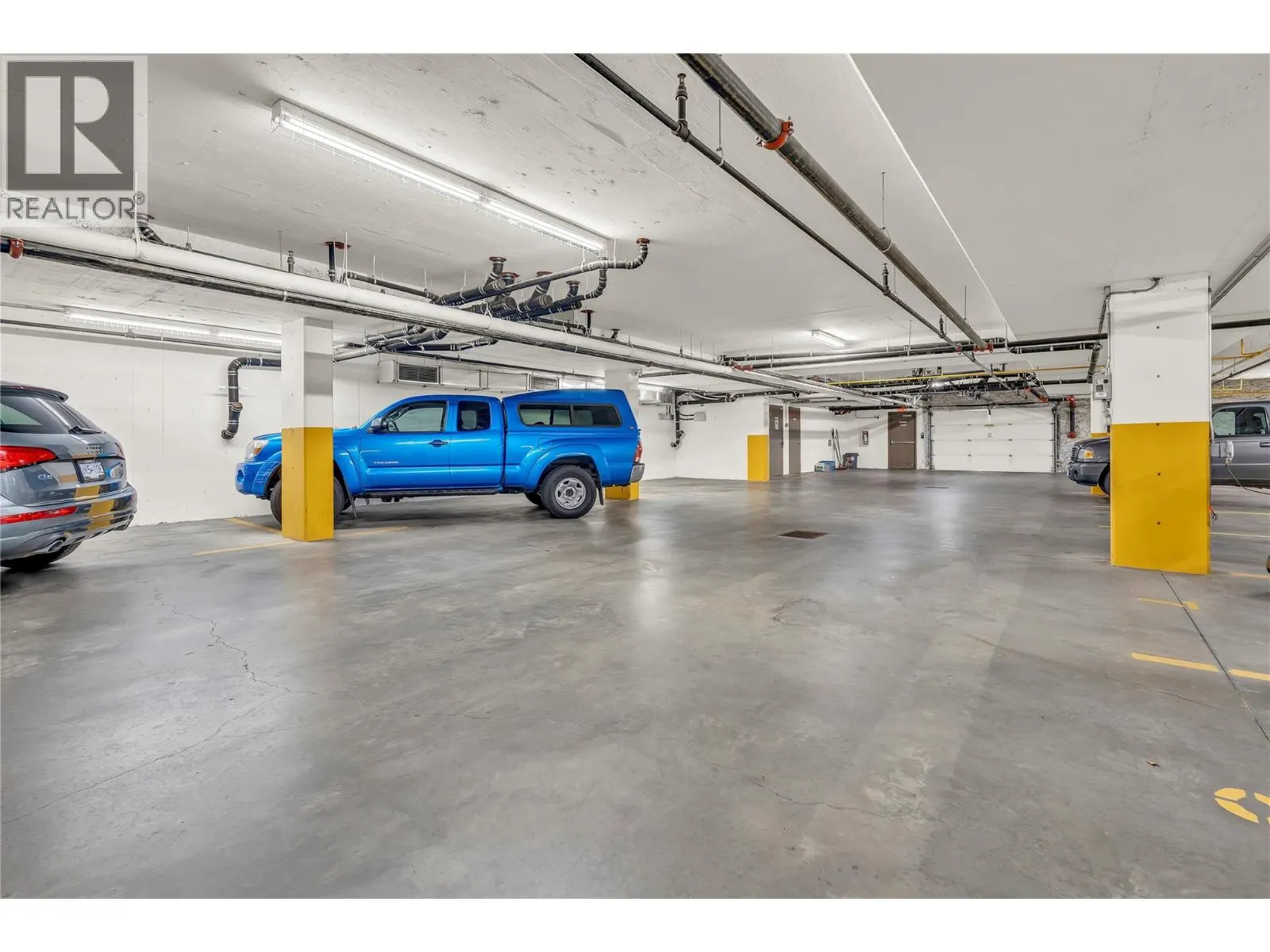 873 FORESTBROOK Drive Unit# 402