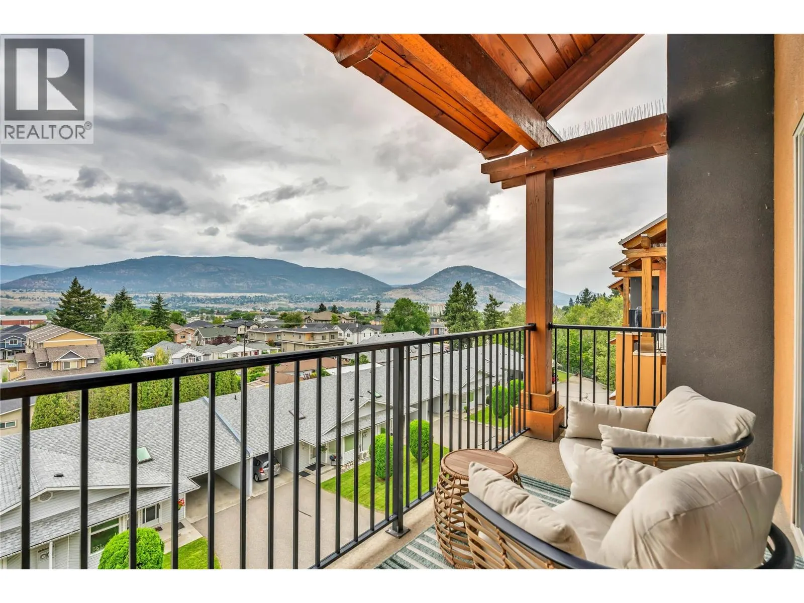 873 FORESTBROOK Drive Unit# 402