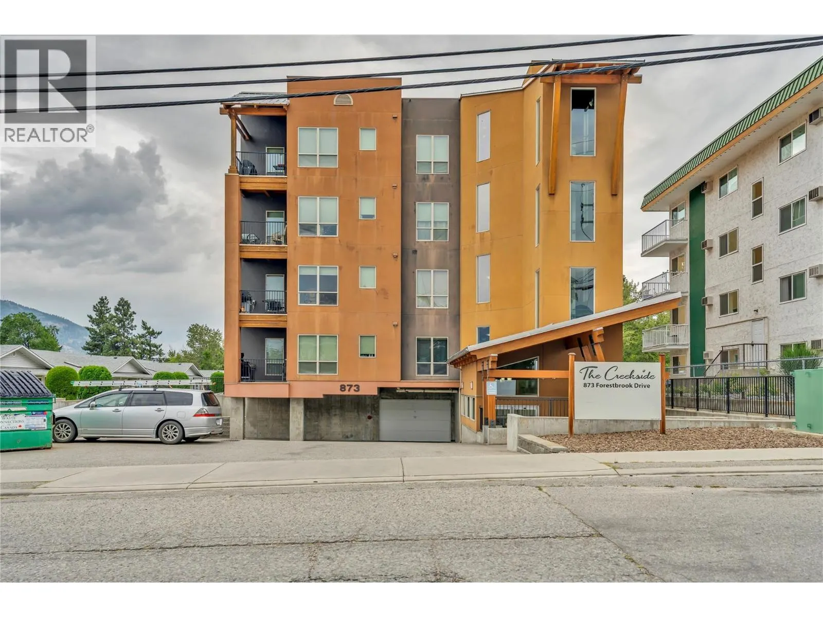 873 FORESTBROOK Drive Unit# 402
