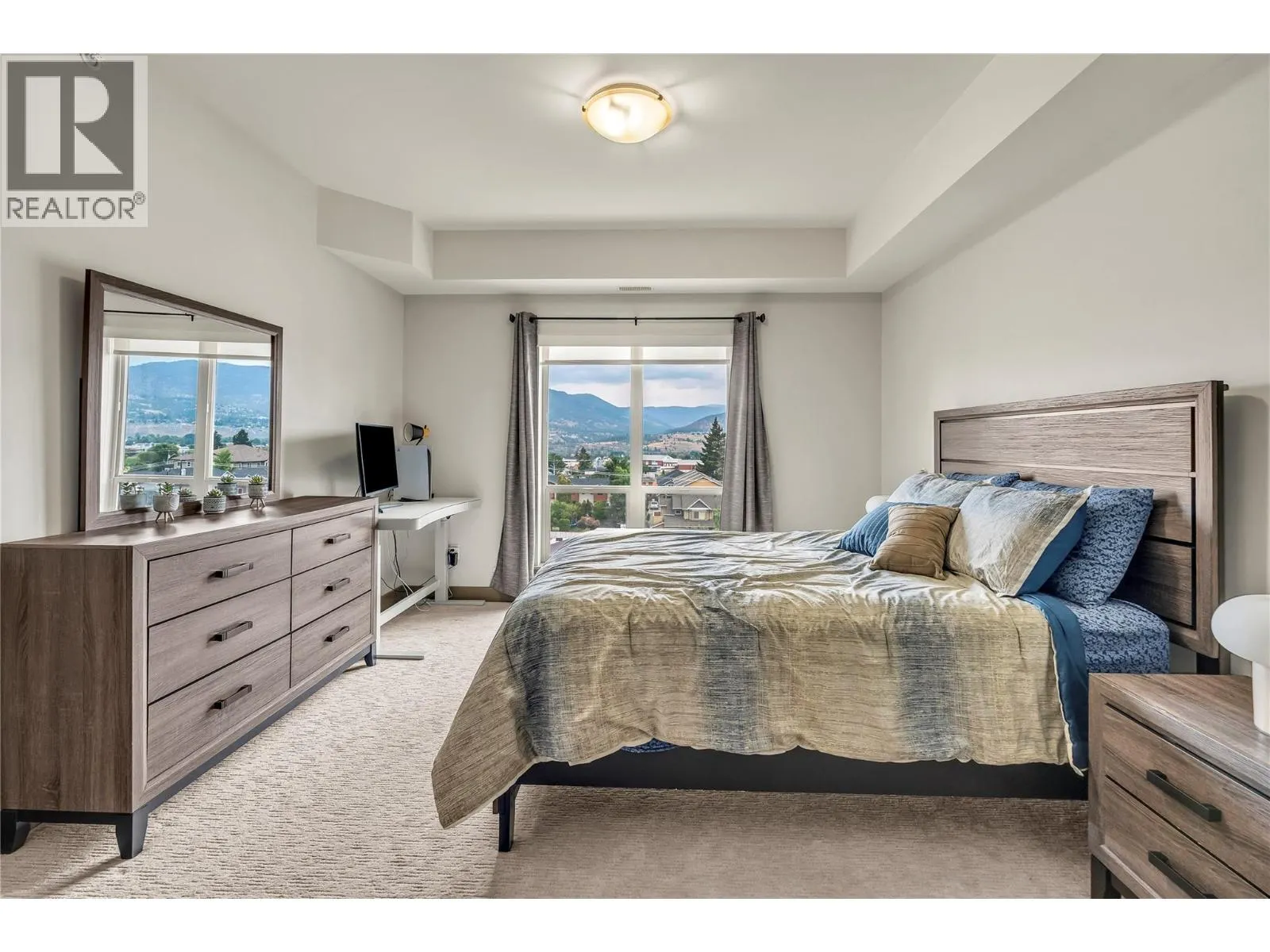 873 FORESTBROOK Drive Unit# 402