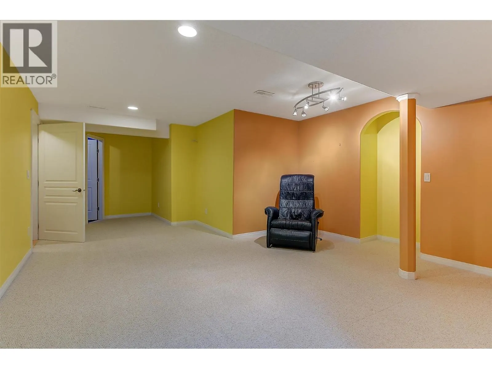 1188 Houghton Road Unit# 123