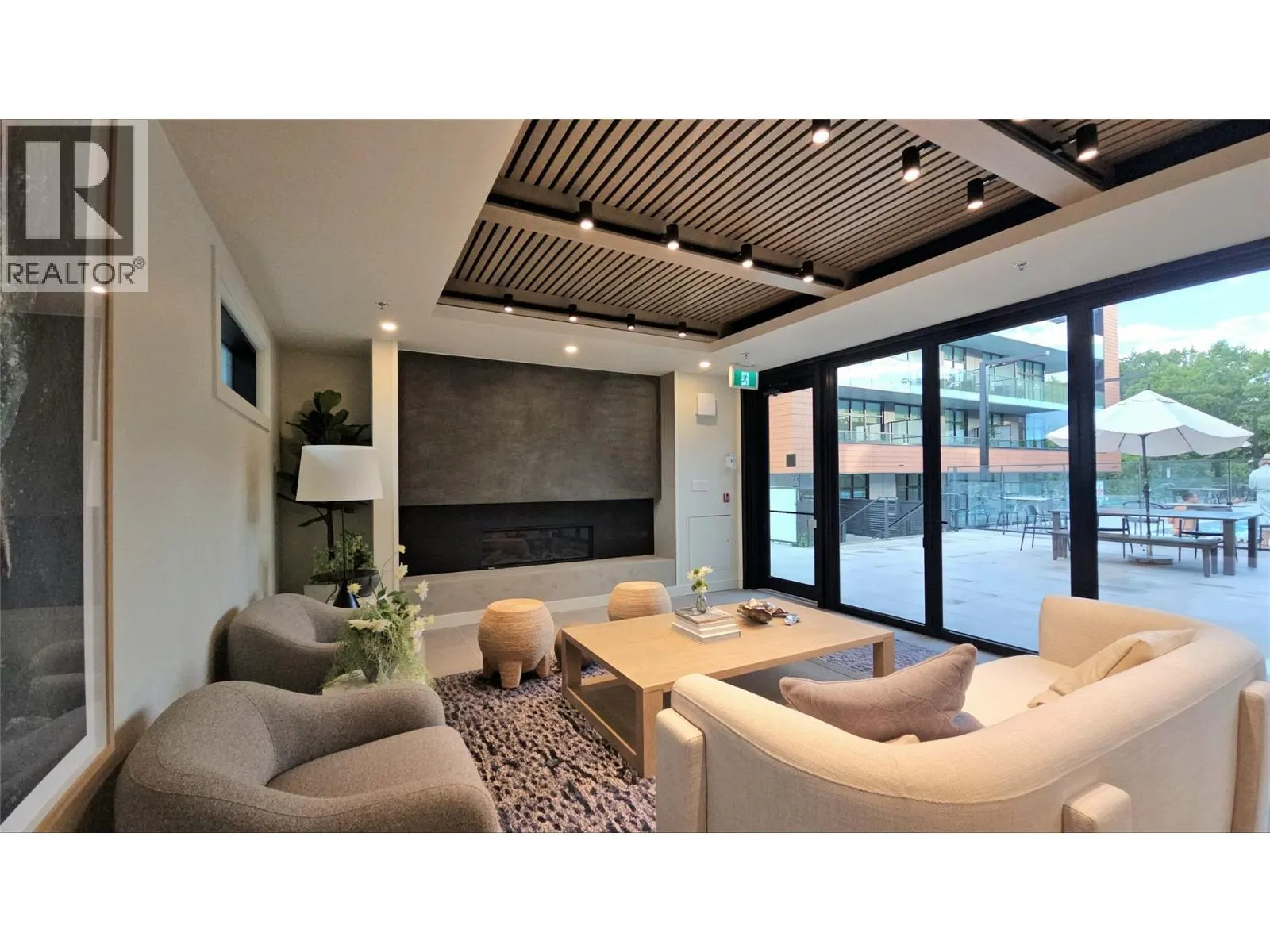 3409 Lakeshore Road Unit# 305