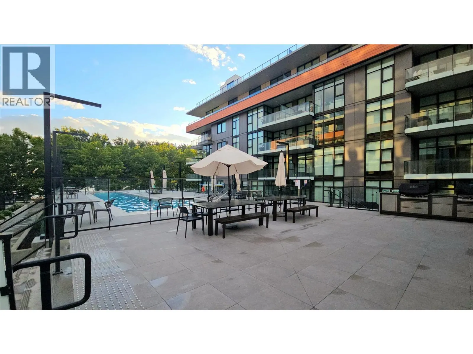 3409 Lakeshore Road Unit# 305