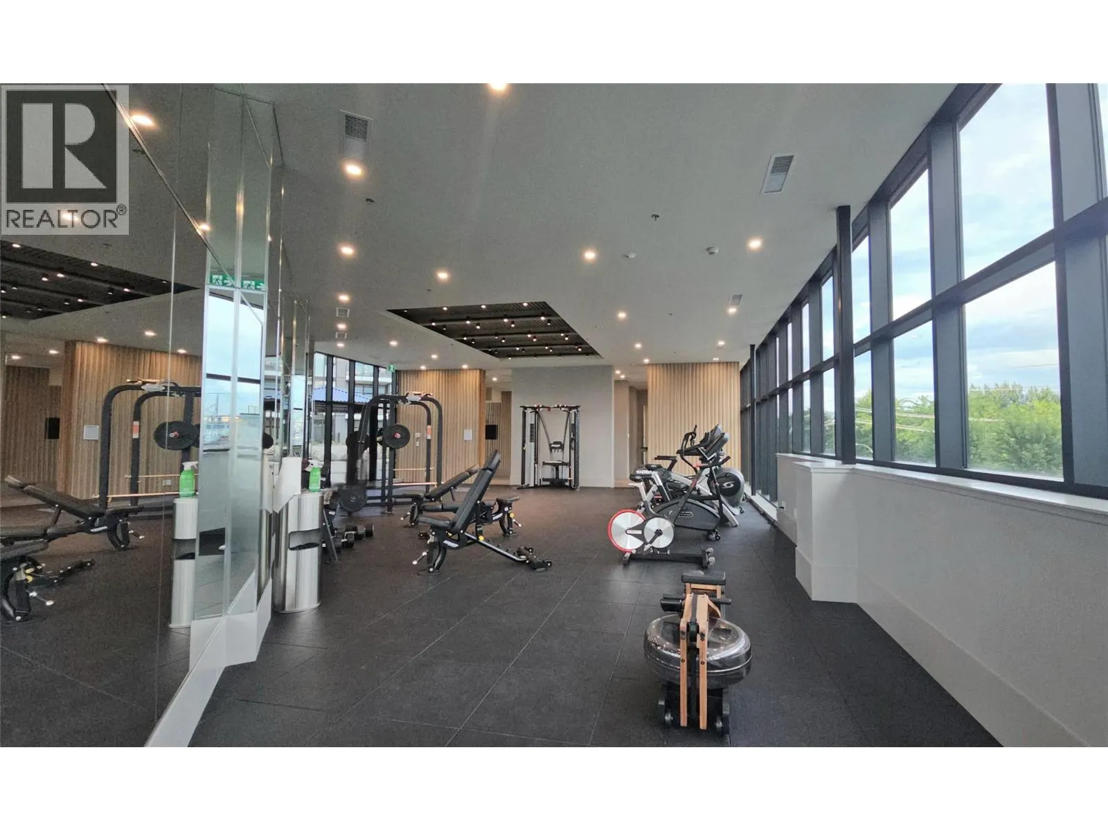 3409 Lakeshore Road Unit# 305