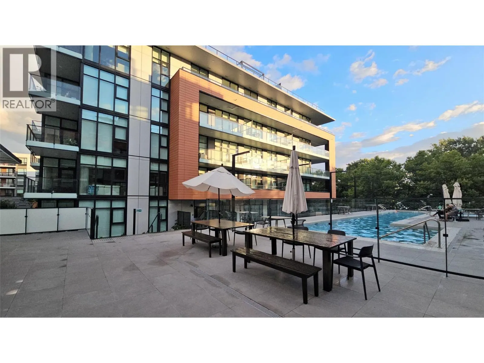 3409 Lakeshore Road Unit# 305