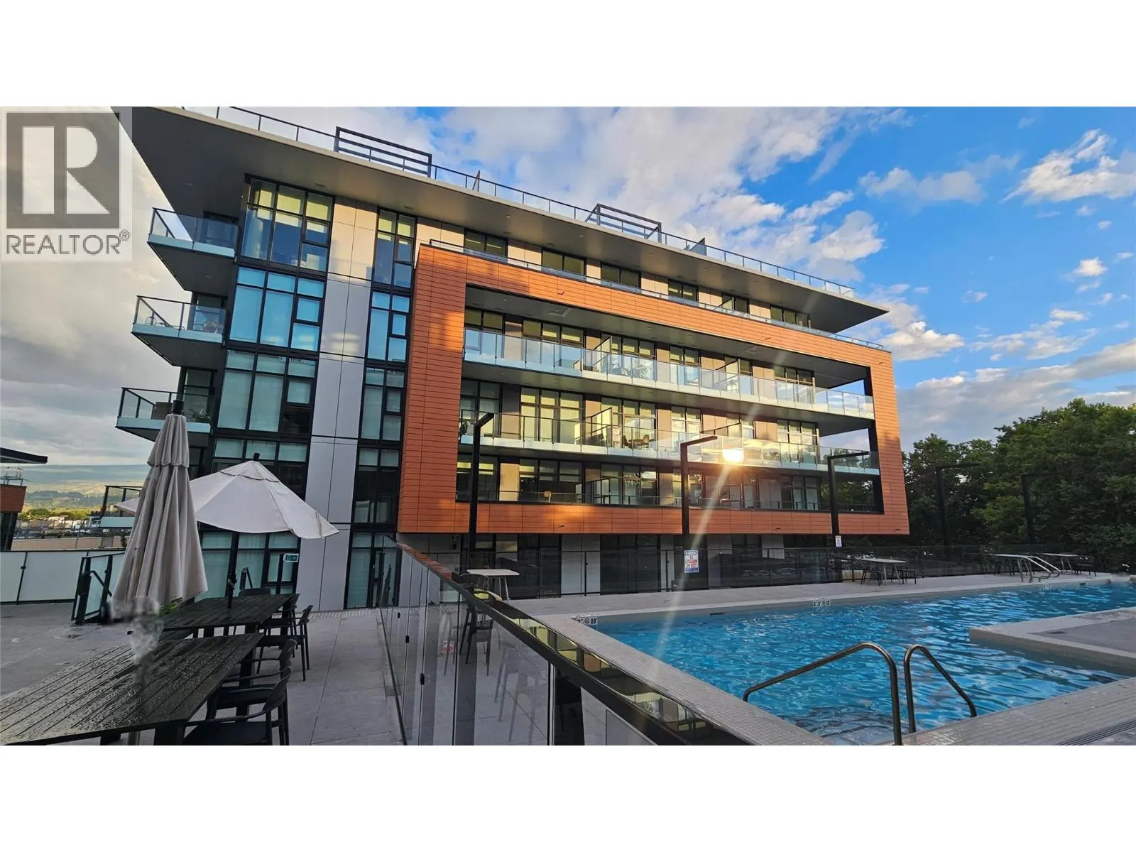 3409 Lakeshore Road Unit# 305