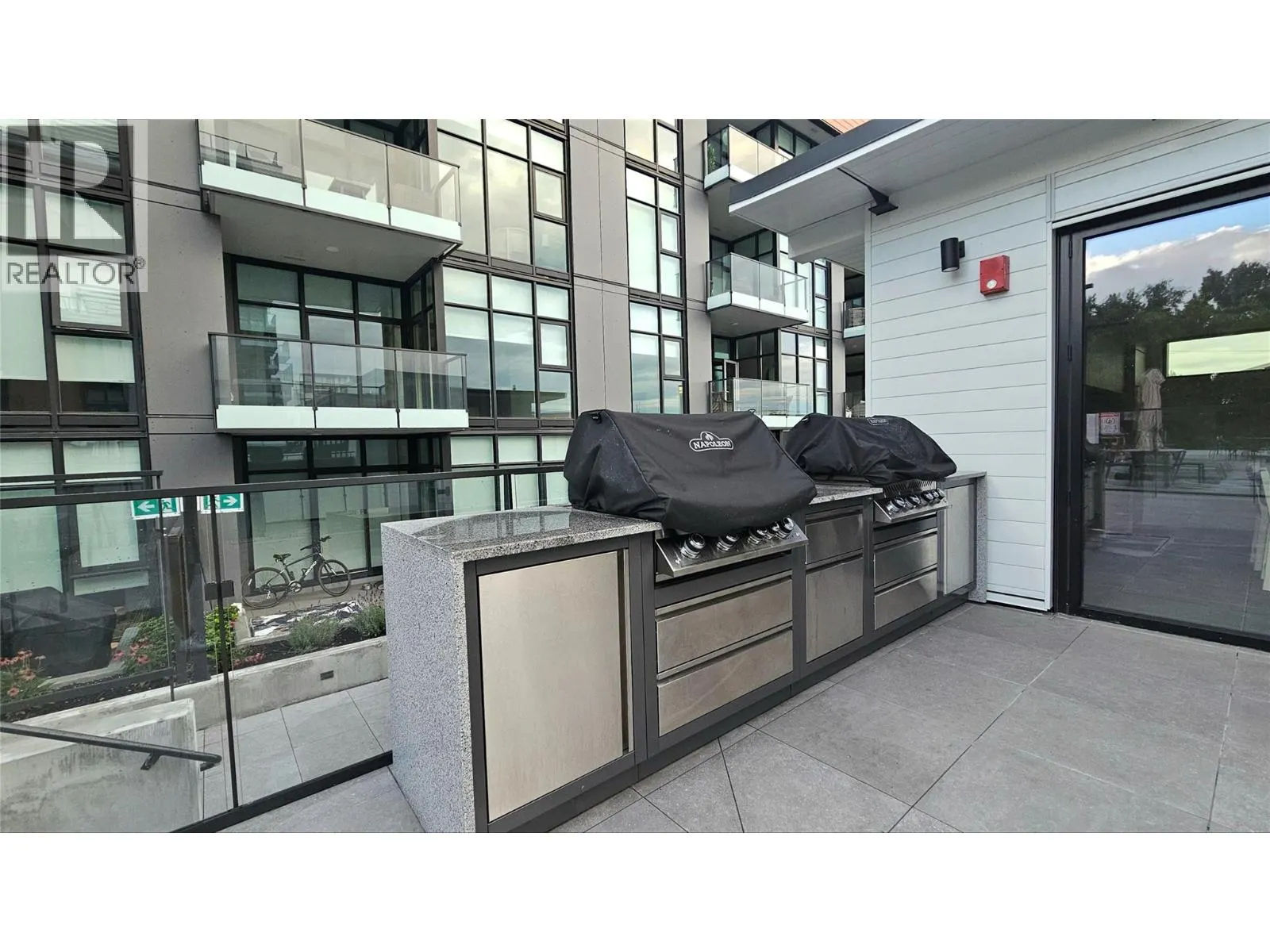 3409 Lakeshore Road Unit# 305