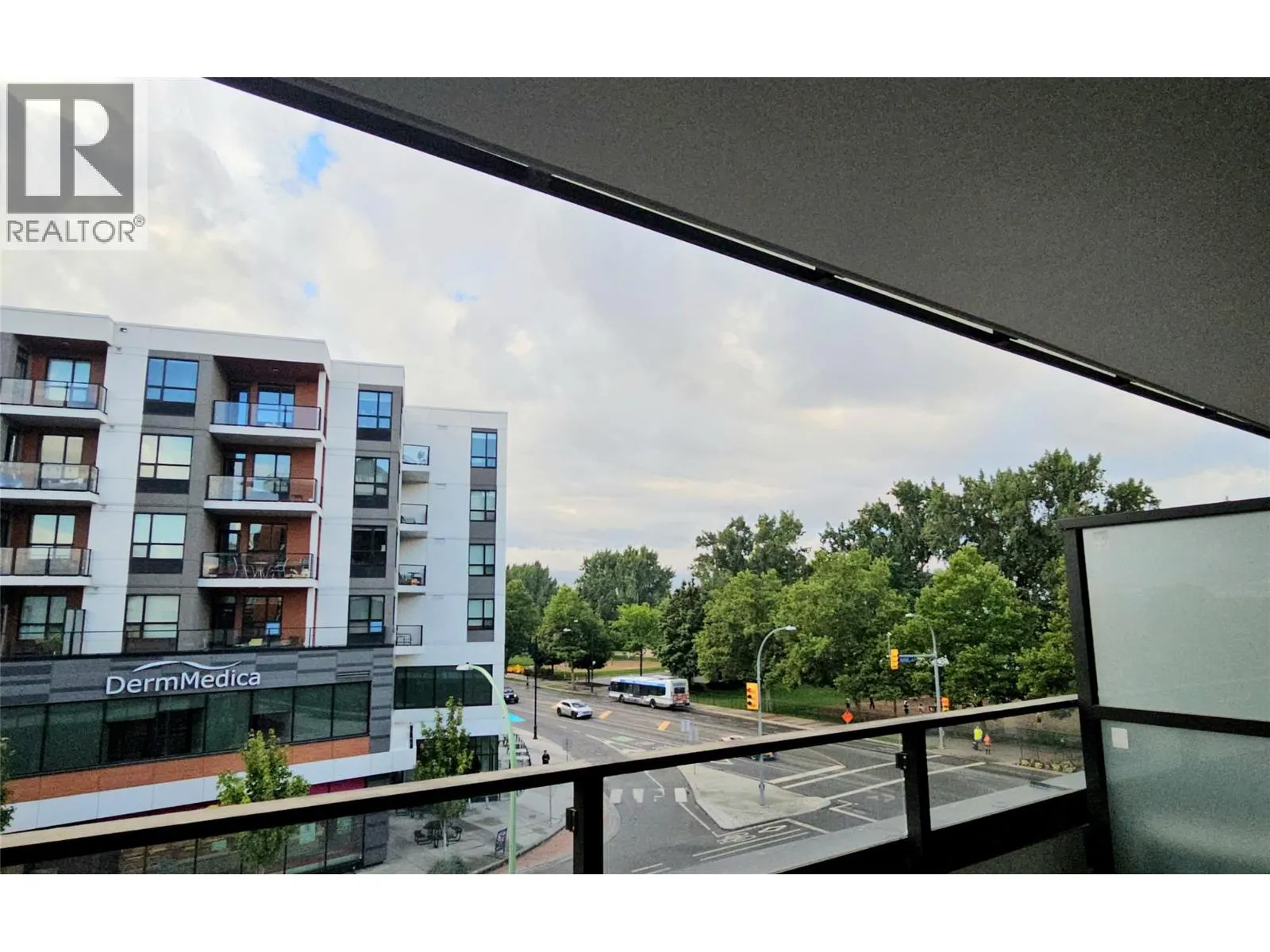 3409 Lakeshore Road Unit# 305