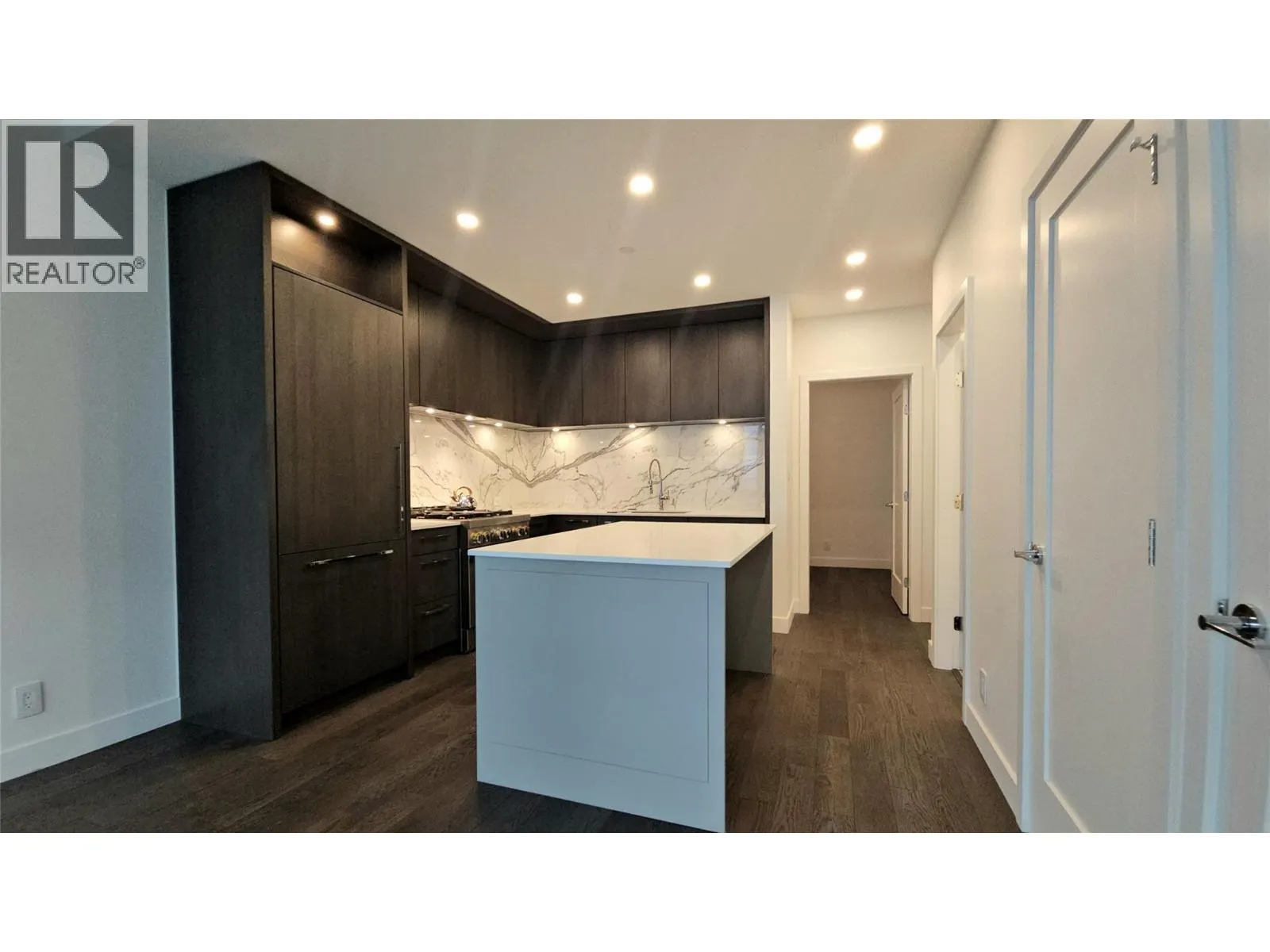 3409 Lakeshore Road Unit# 305
