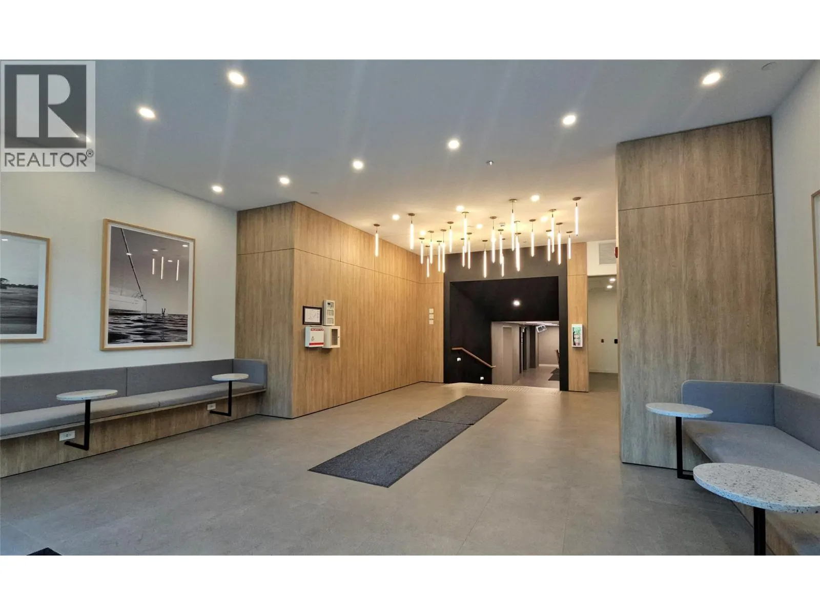 3409 Lakeshore Road Unit# 305