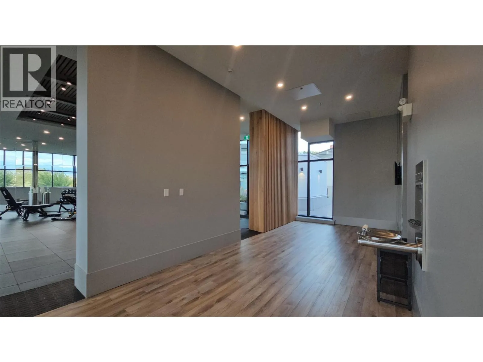 3409 Lakeshore Road Unit# 305