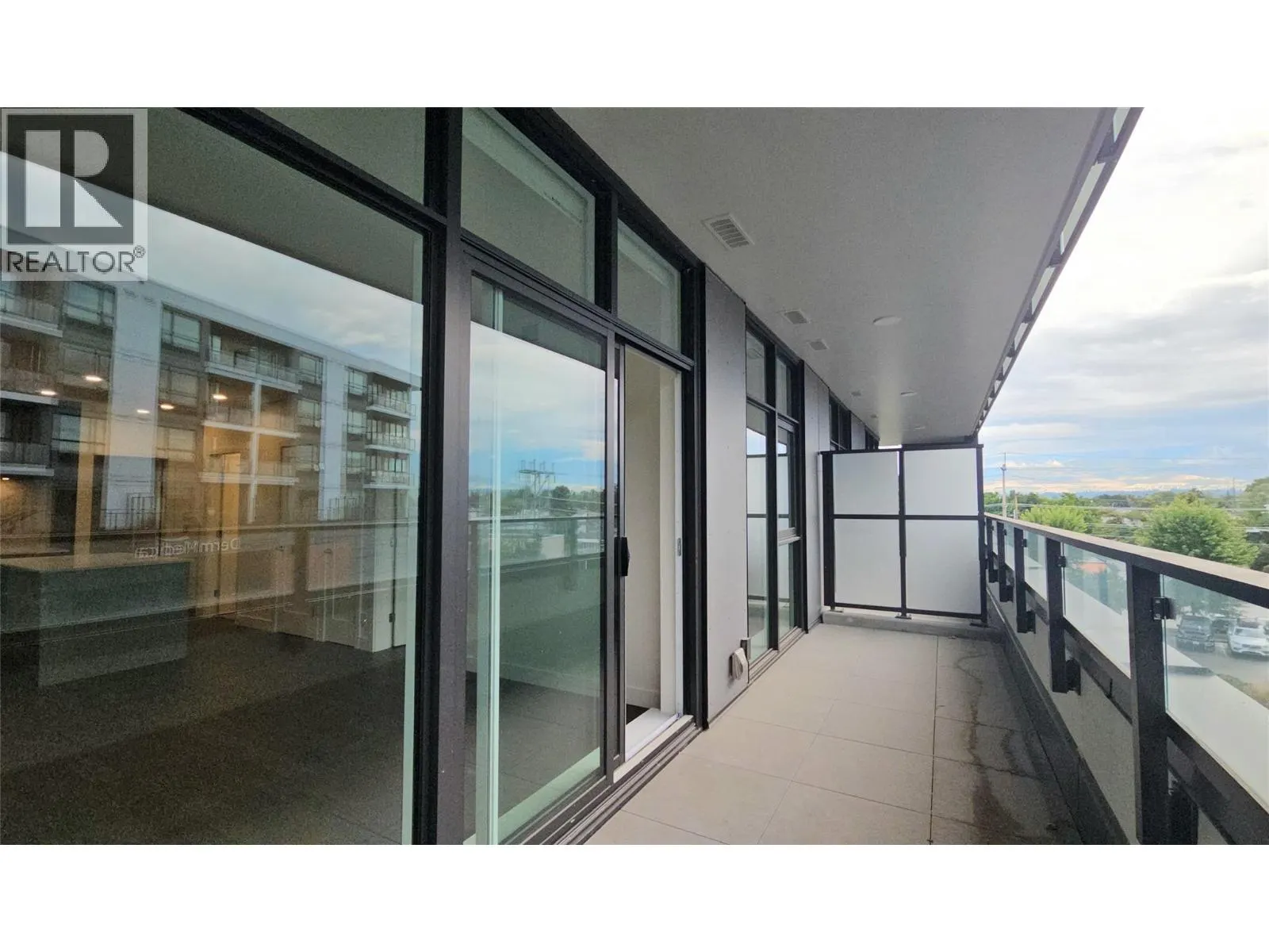 3409 Lakeshore Road Unit# 305