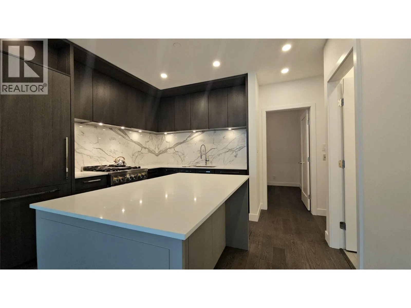 3409 Lakeshore Road Unit# 305