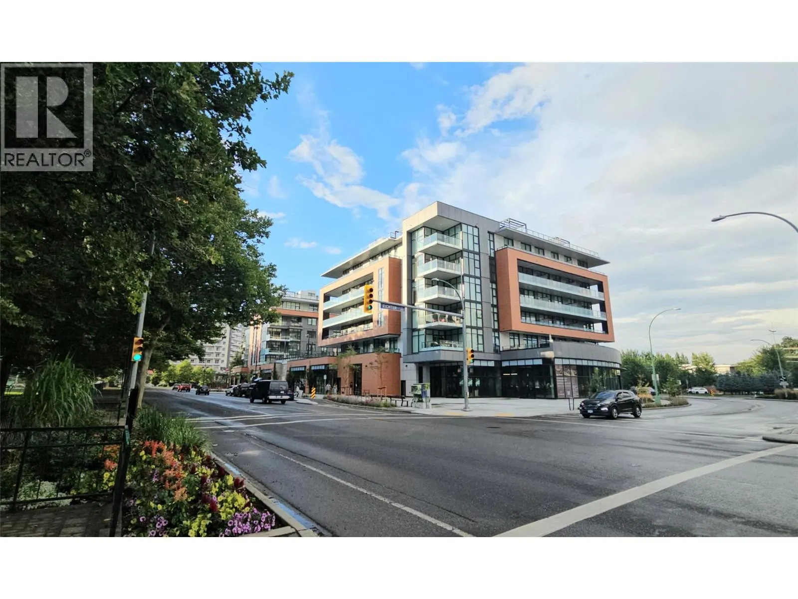 3409 Lakeshore Road Unit# 305