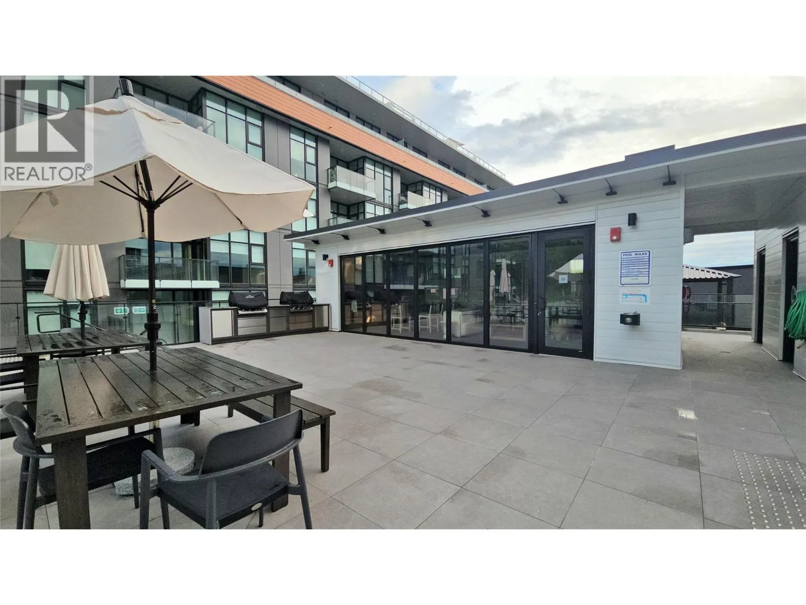 3409 Lakeshore Road Unit# 305