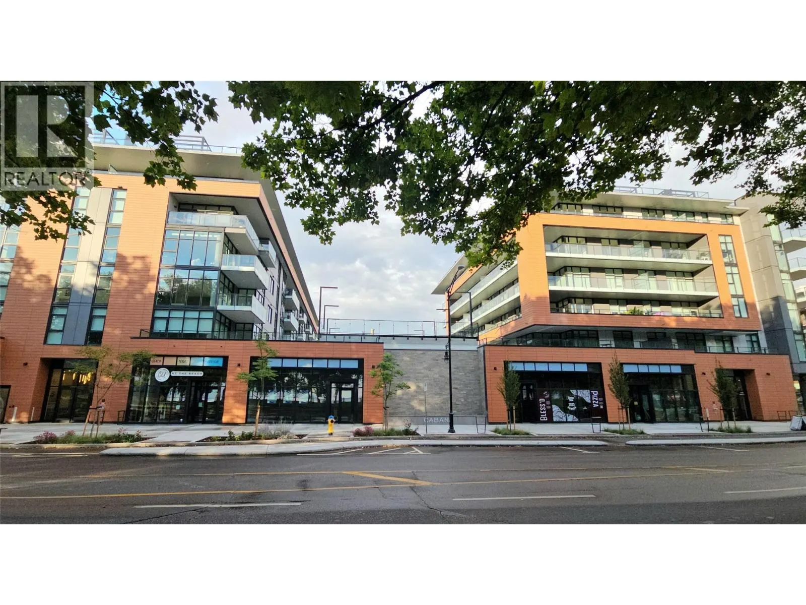 3409 Lakeshore Road Unit# 305